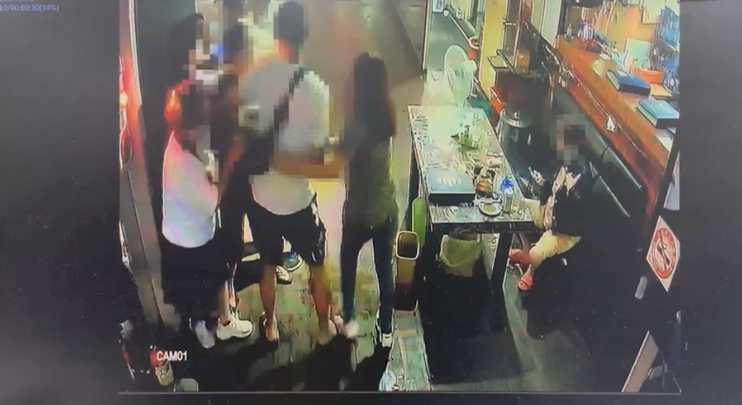 大同警的友人與前妻友人打架，警已離開不在現場。（翻攝畫面）