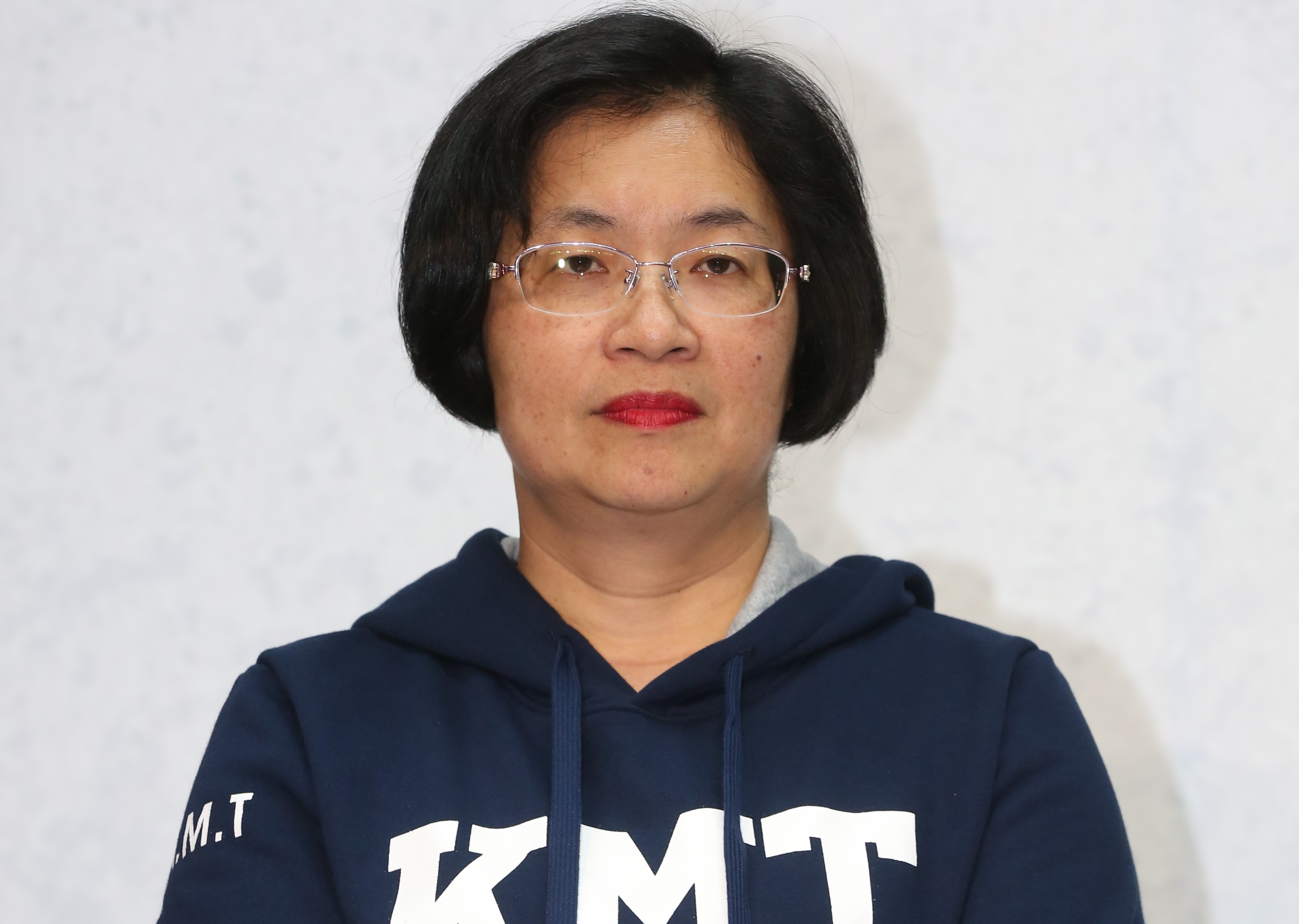 彰化縣長王惠美出席活動時，遇到喝醉酒手持鐮刀的黃姓男子，隨扈驚險奪刀並將人壓制在地。（本刊資料照）