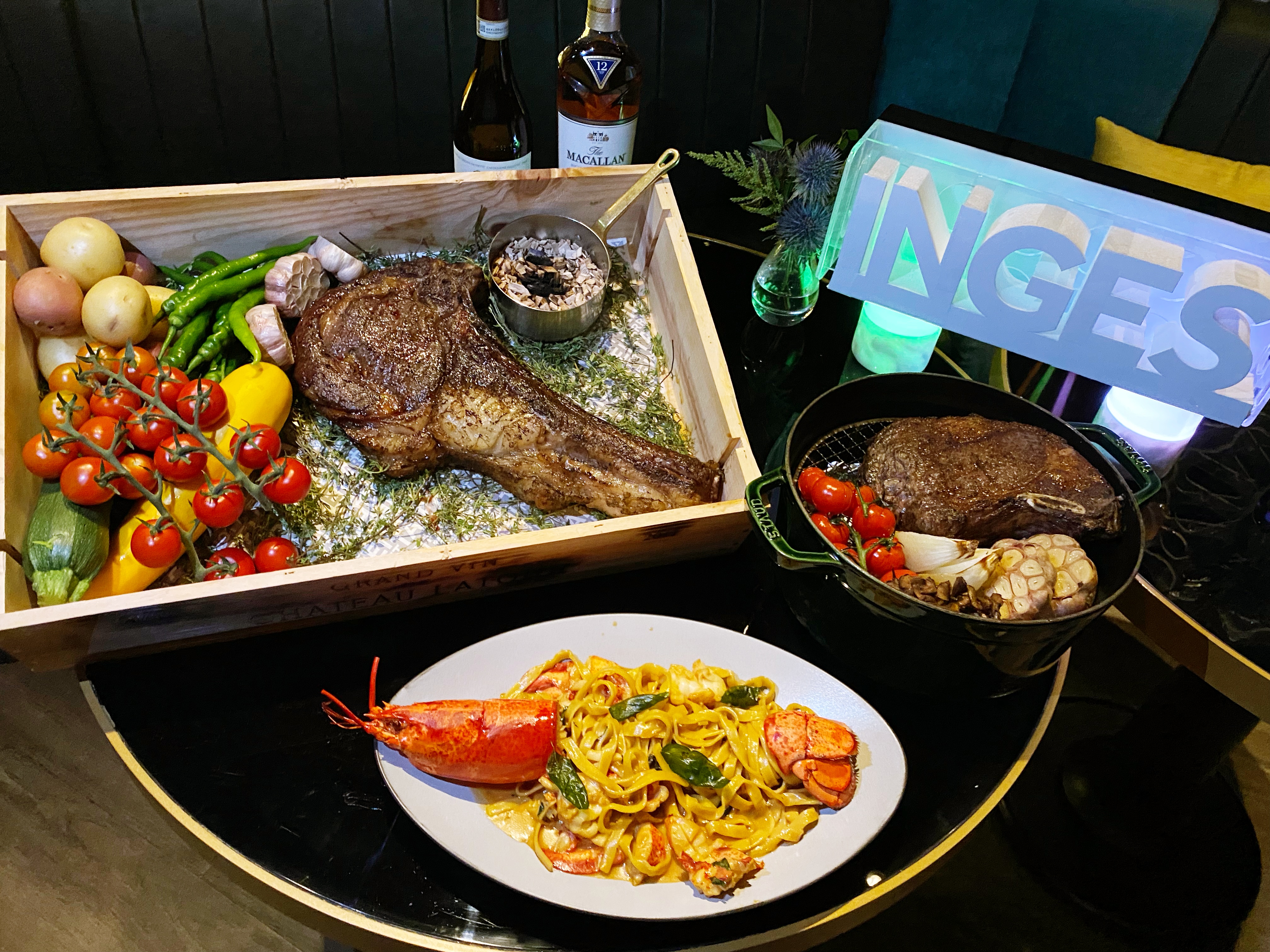 INGE’S Bar & Grill新推出豪華新菜，主打900度直火與炭火木燻賦味酒桶木燻牛排，與炙烤澎湃海鮮盤。