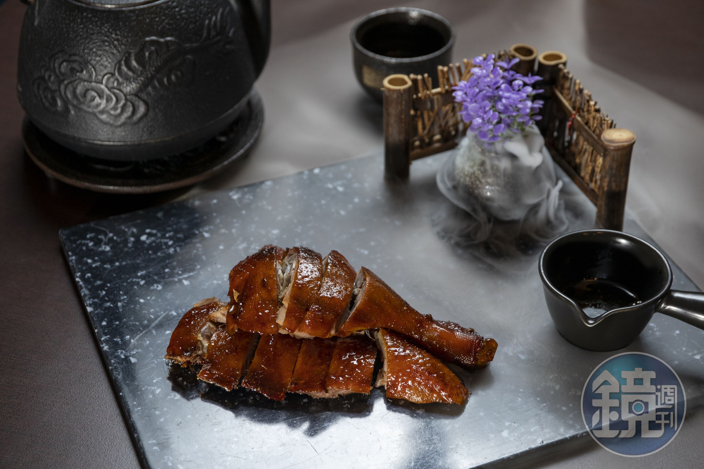 冰糖醬鴨是冬鄉小廚的招牌料理之一。（560元／份）