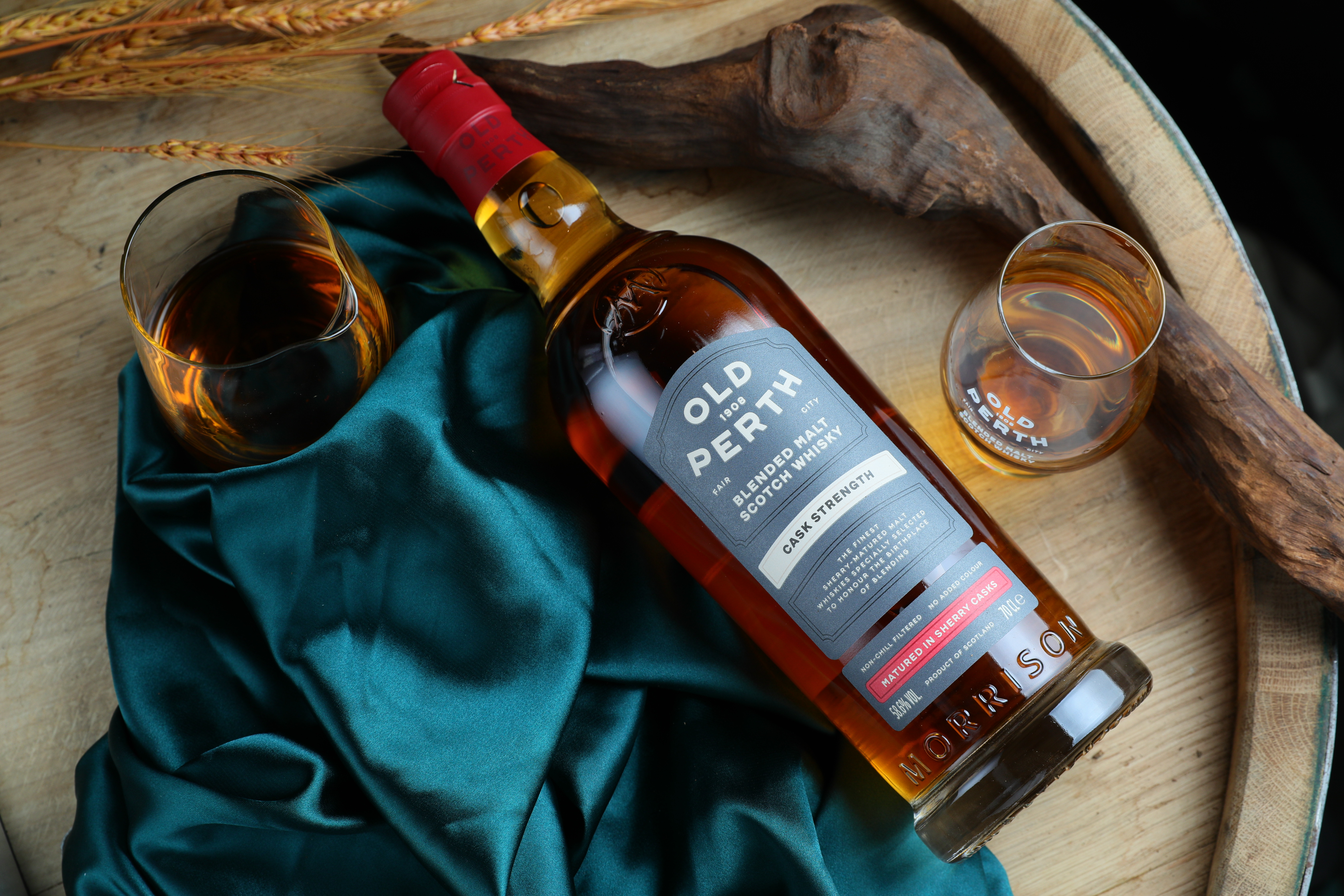 全新引進台灣的「歐柏斯重雪莉調和麥芽蘇格蘭威士忌原桶強度」，能感受到強烈的生薑、肉桂等辛香料氣息。（1,800元／瓶、700毫升）