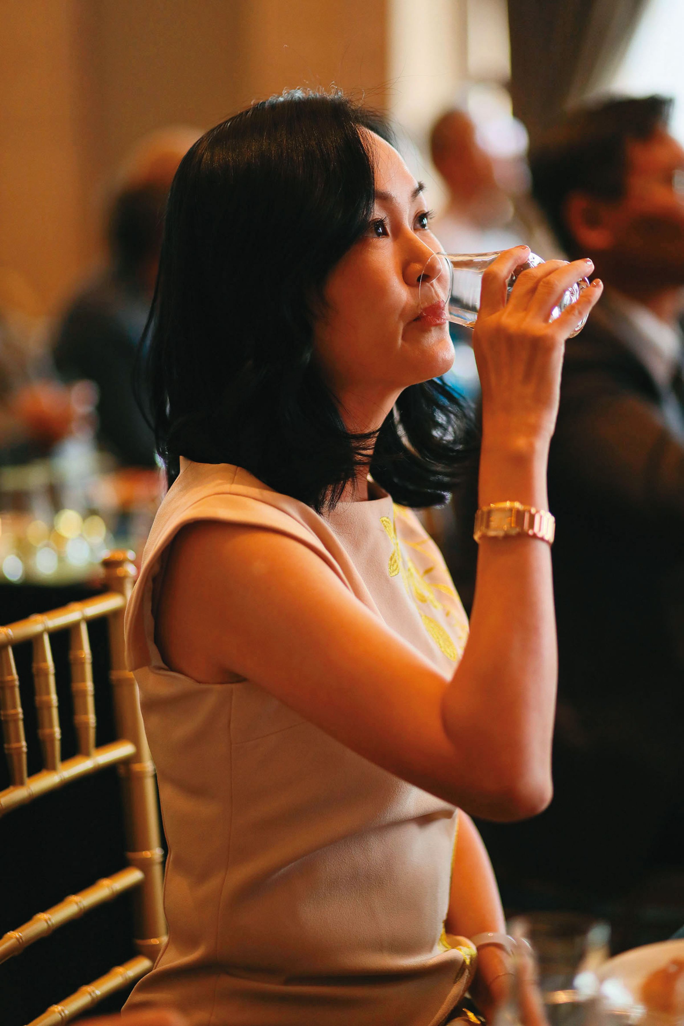 有威士忌女王之稱的李素溶（Julie）近年擔任英國IWSC、德國ISW、美國LVGSA等全球性烈酒大賽的國際評審，疫情中也沒停下腳步，主攻英美市場。