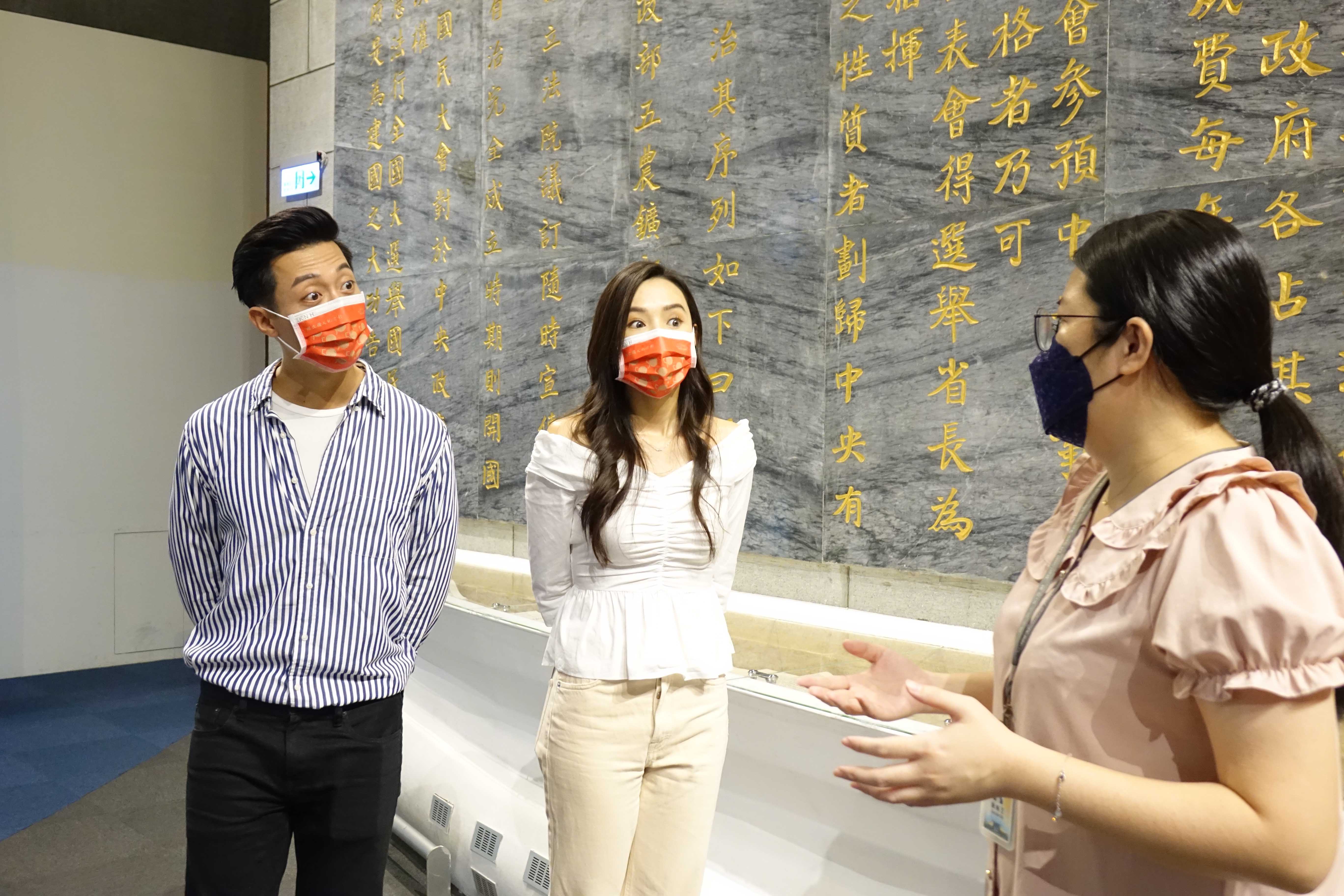 國父紀念館的工作人員見，不時提供過往小故事，讓演員驚呼不已。（全民大劇團提供）