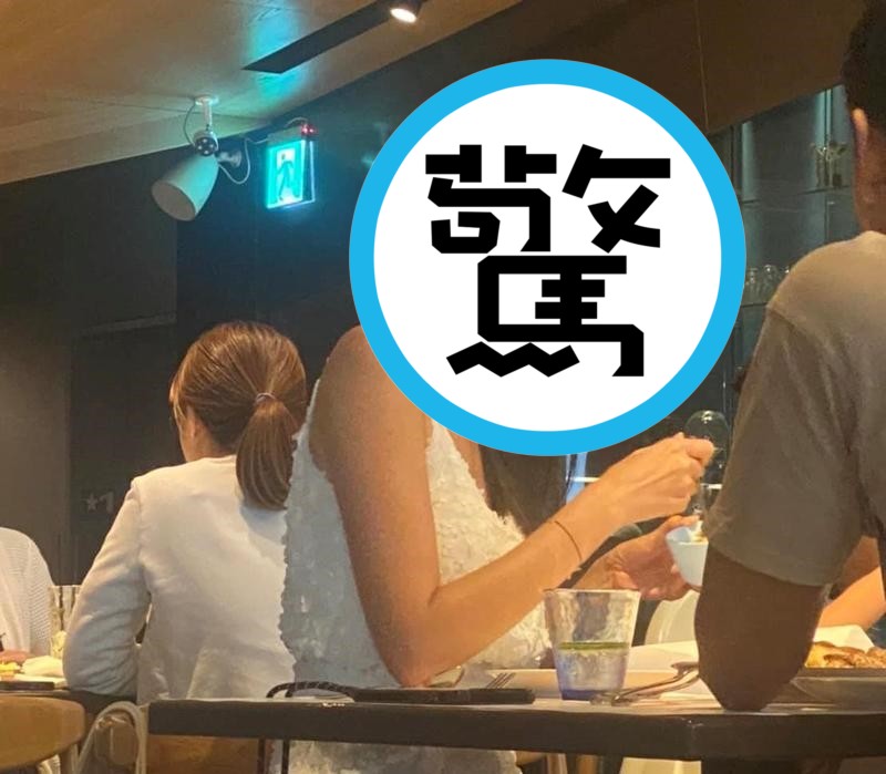 一名網友分享餐廳內隨手拍的美女,竟吸引7千人按讚朝聖「不可以吃兔兔」。(翻攝自爆廢公社二館)