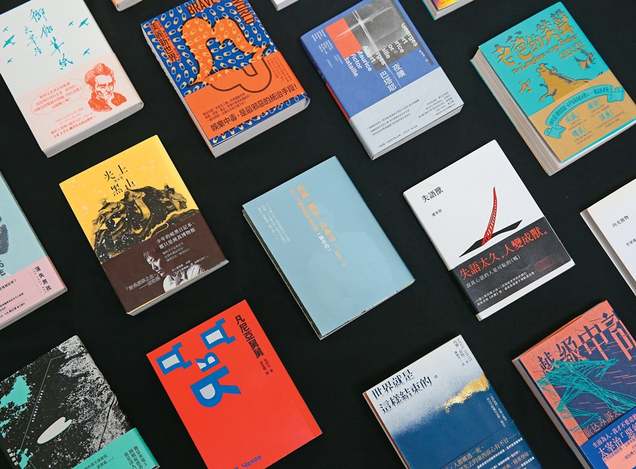 逗點出版以「閱讀沒有句點」的初心，持續與讀者對話。