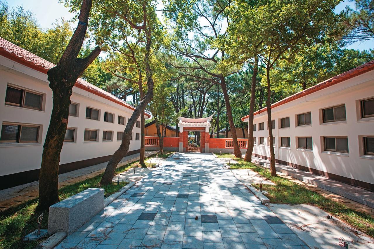 未來將於假日在「民俗大街」設置戶外攤位區與民俗市集,推廣具有民俗特色的小吃或技藝,打造地方創生基地。