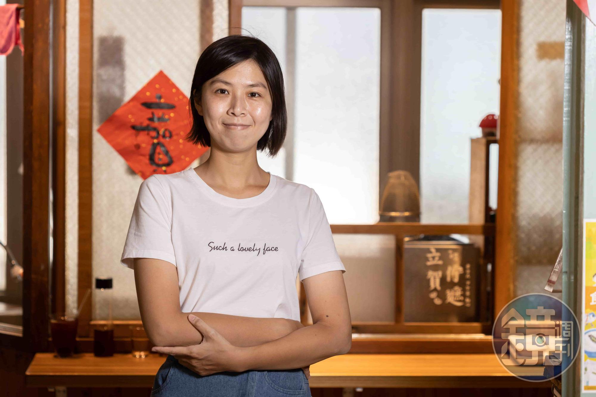立賀佇遮的主理人簡珮如原為上班族，卻在婚後搬來台南而成為料理人。 