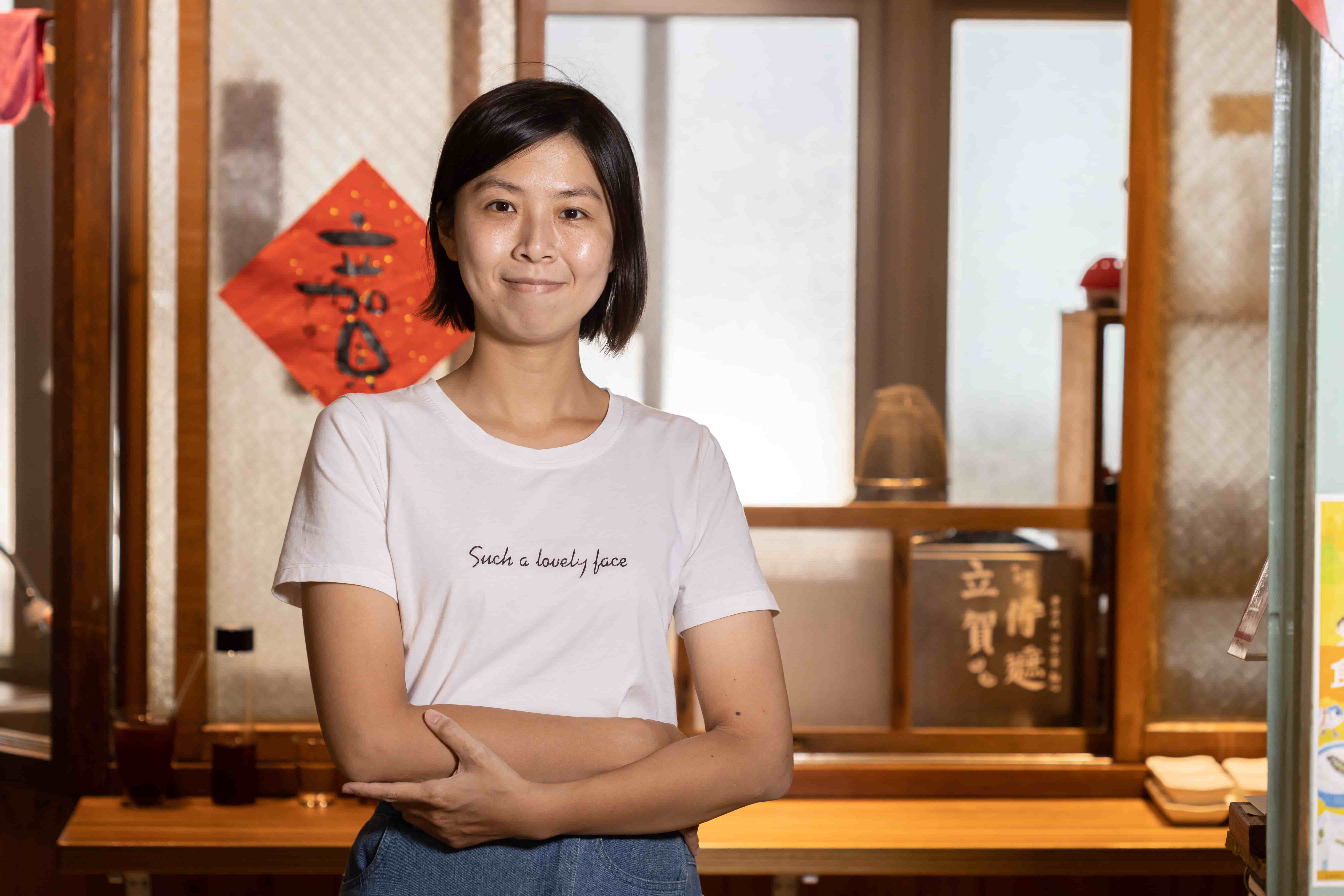 立賀佇遮的主理人簡珮如原為上班族，卻在婚後搬來台南而成為料理人。 