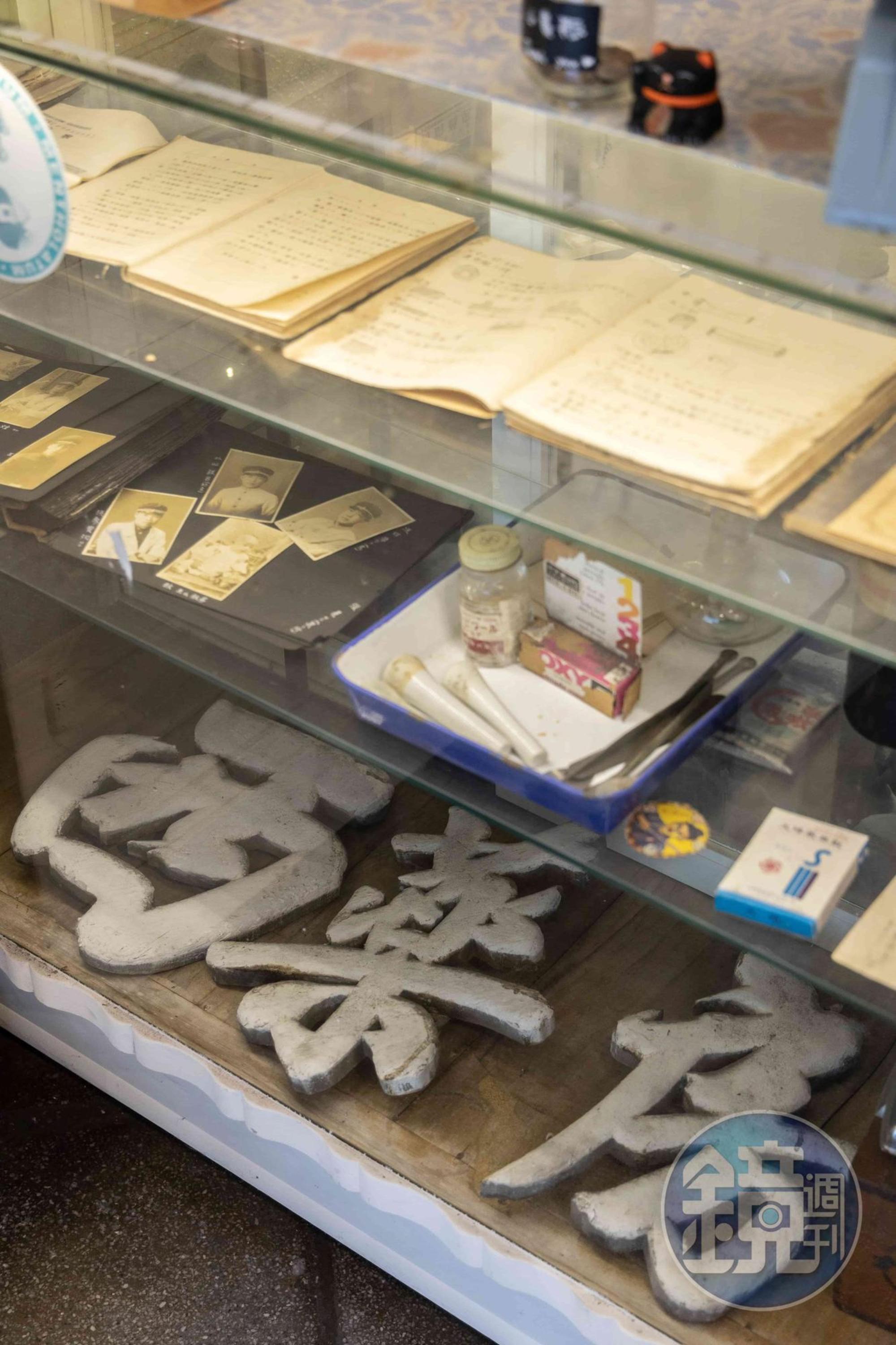 「長泰西藥房」主理人過世之後，後代希望能將西藥房的文物保留下來，因而櫃檯也成為了展示空間。