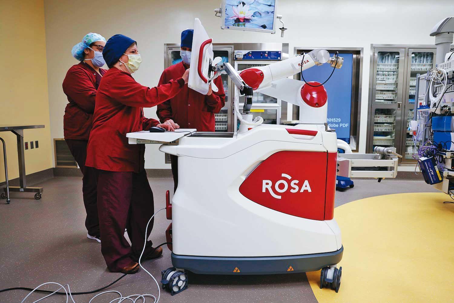 ROSA等手術機器人系統背後有Zimmer Biomet等國際醫材大廠撐腰,將是炳碩的勁敵。(翻攝UNIVERSITY OF IOWA HOSPITALS&CLINICS)