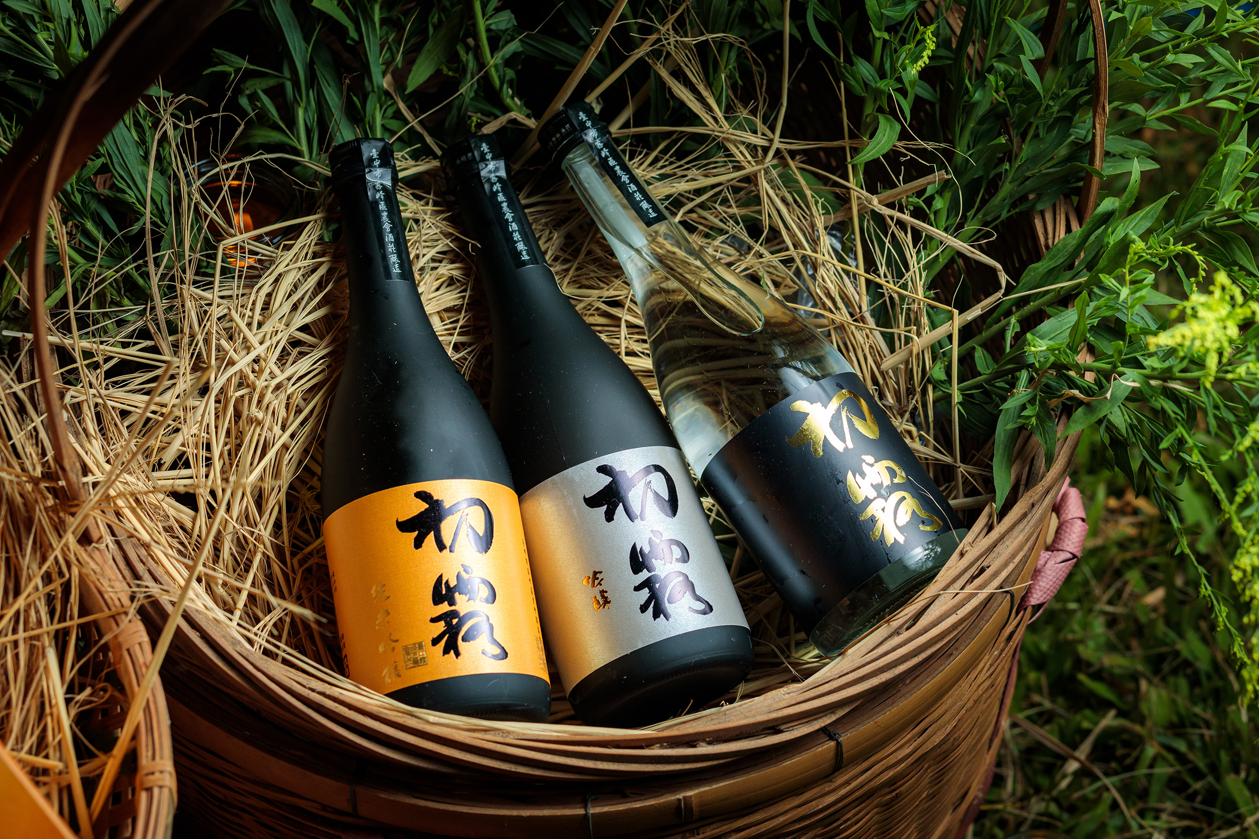 餐酒會上還能品嘗到初霧純米吟釀(左)、初霧吟釀(中)與初霧燒酎(右)等豐富精選酒款。