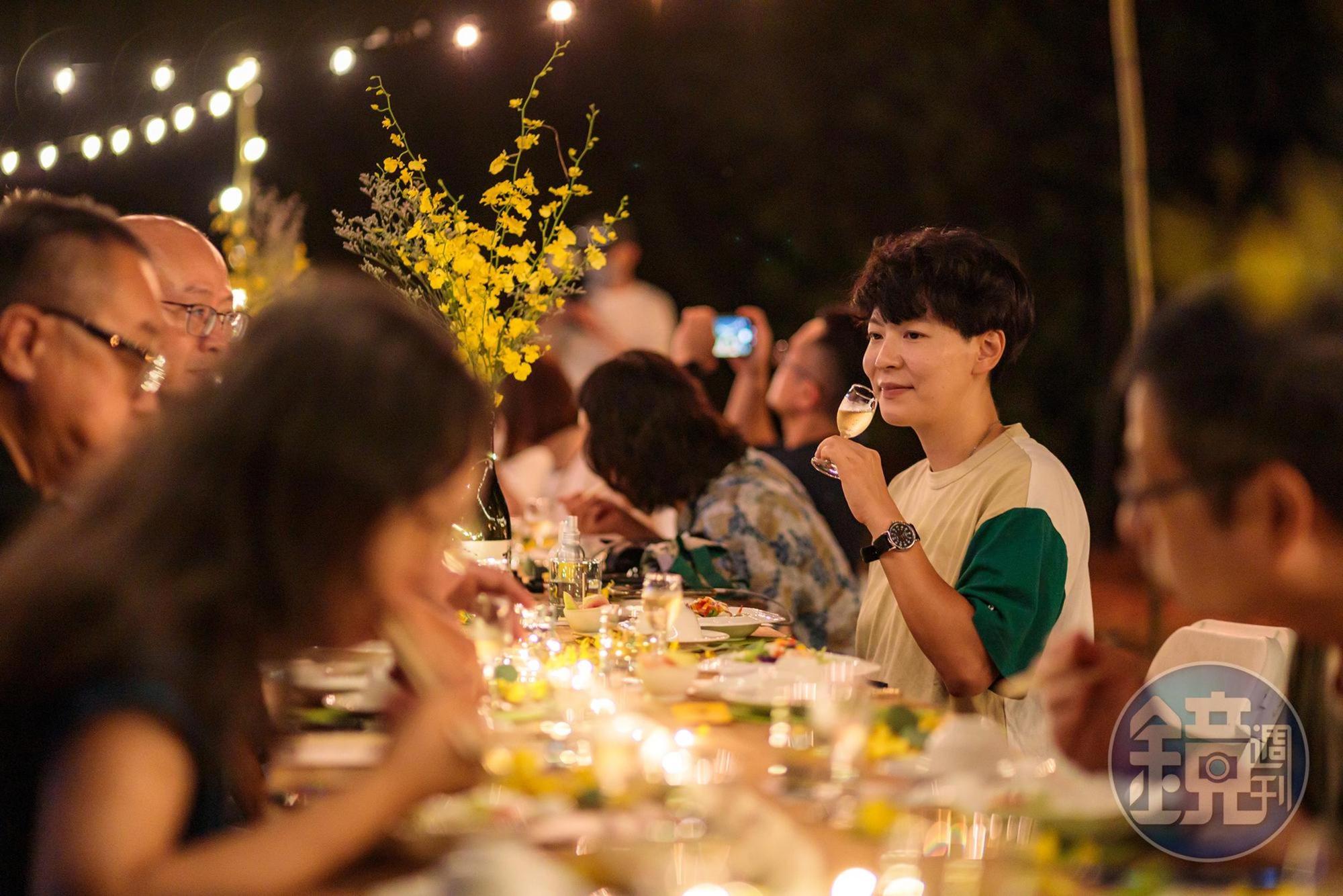 透過餐酒會上的七支清酒、蜂蜜酒及燒酎，搭配九道佳餚，可以充分體驗到霧峰農會酒莊各支酒款的魅力。