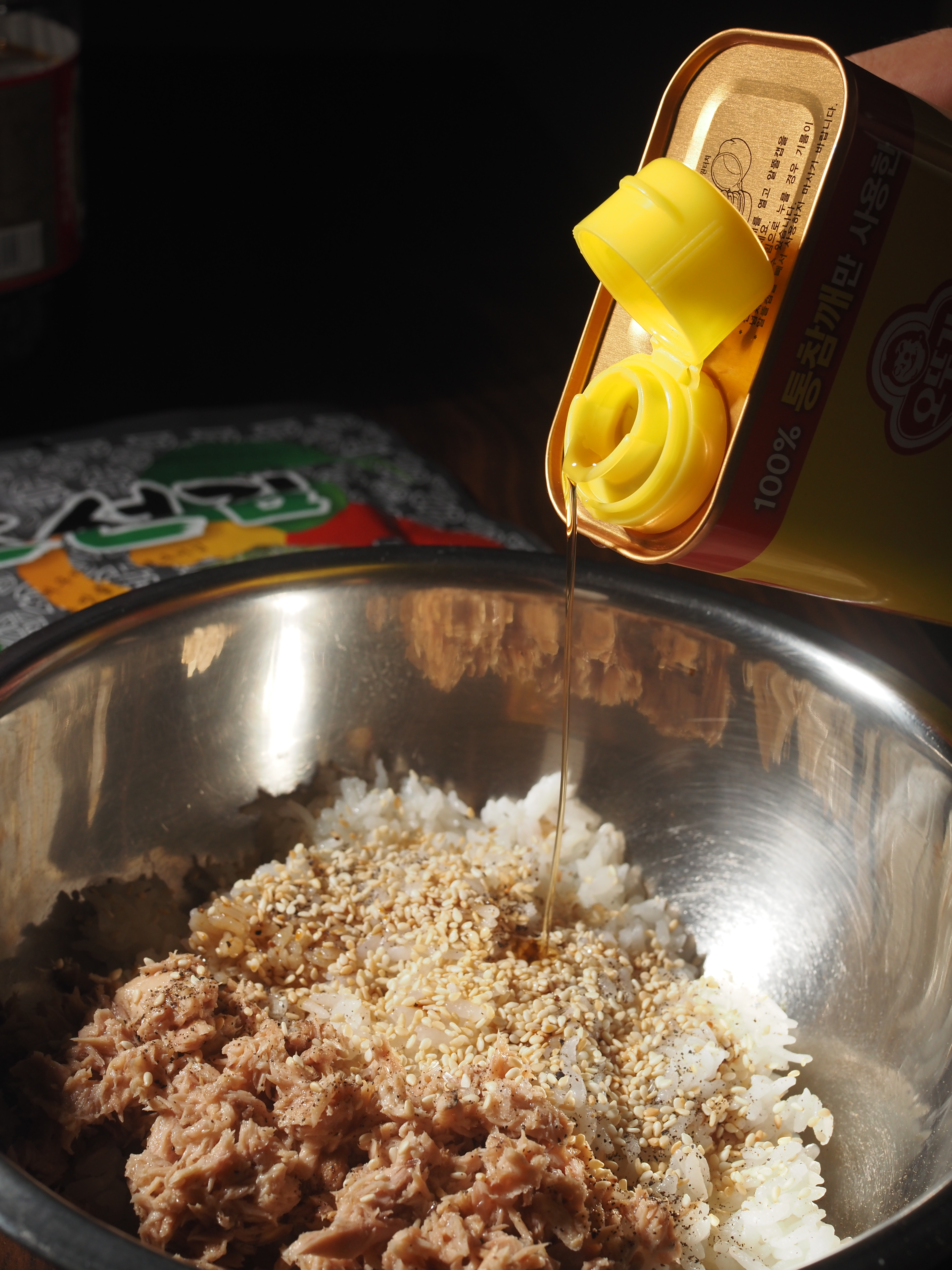 韓國麻油香氣比較清淡，如果用黑麻油，用量要減半。