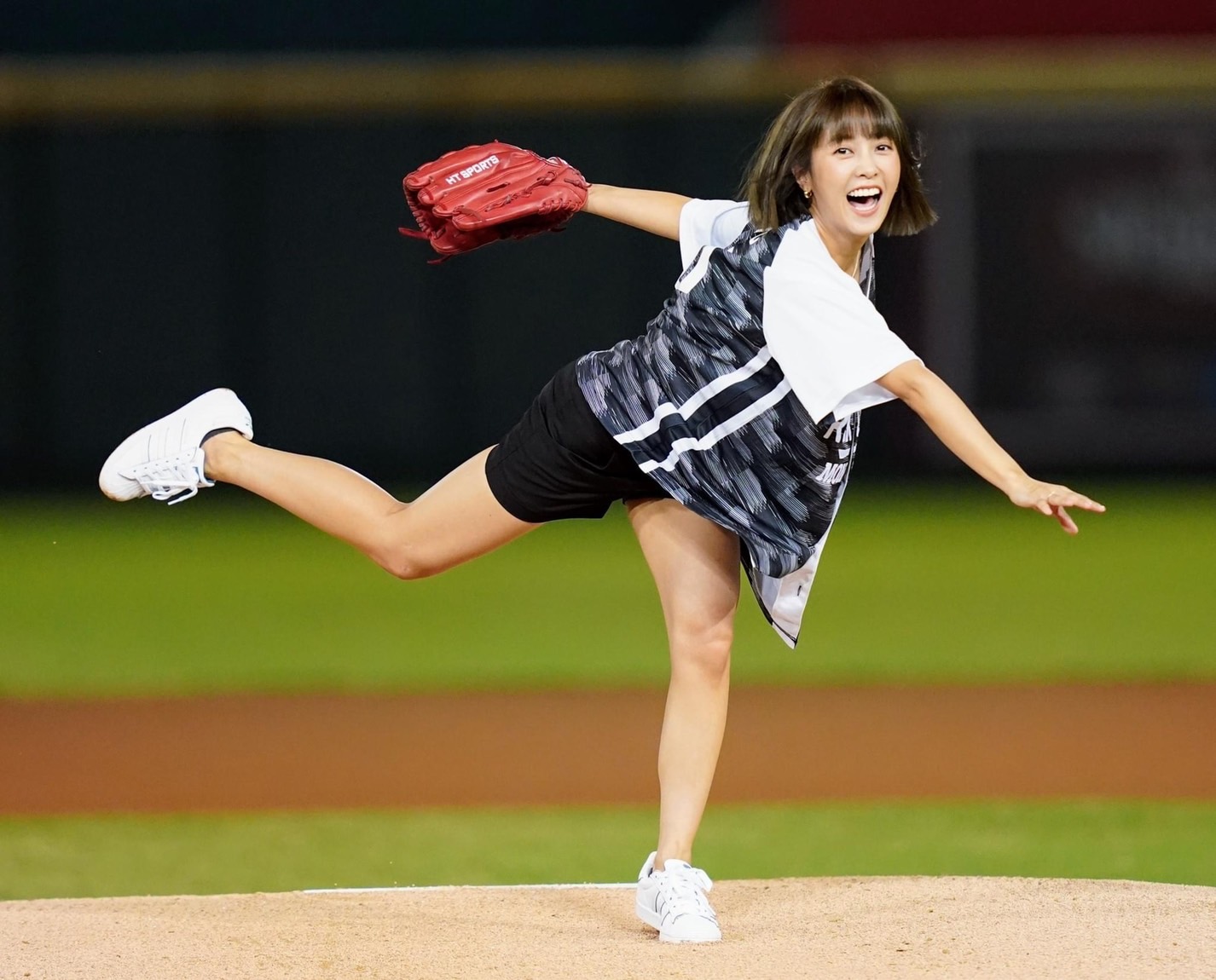 大元於樂天開球。（球團提供）