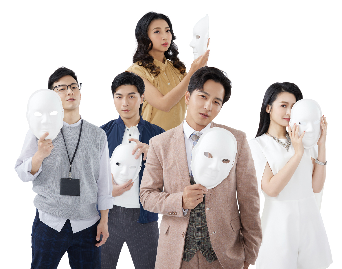 音樂劇《我在詐騙公司上班》由徐浩忠（左起）、王國讚、張雅筑、楊奇煜、辰亞御演出。（果陀劇場提供）