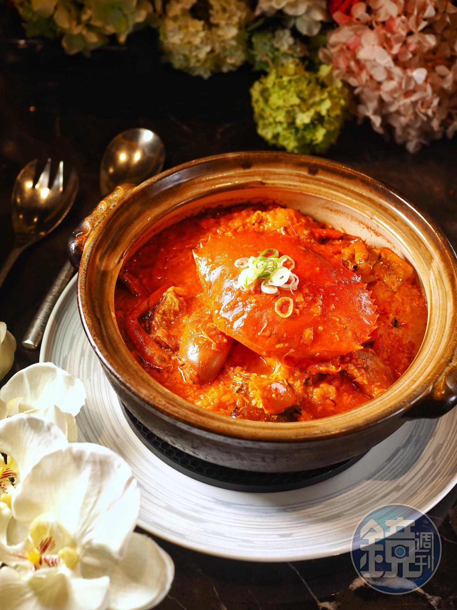 「禿油蟹黃紅蟳撈飯」除了蟹膏蟹黃的鮮醇濃，還有鍋巴的香脆層次。（1,388元／鍋）