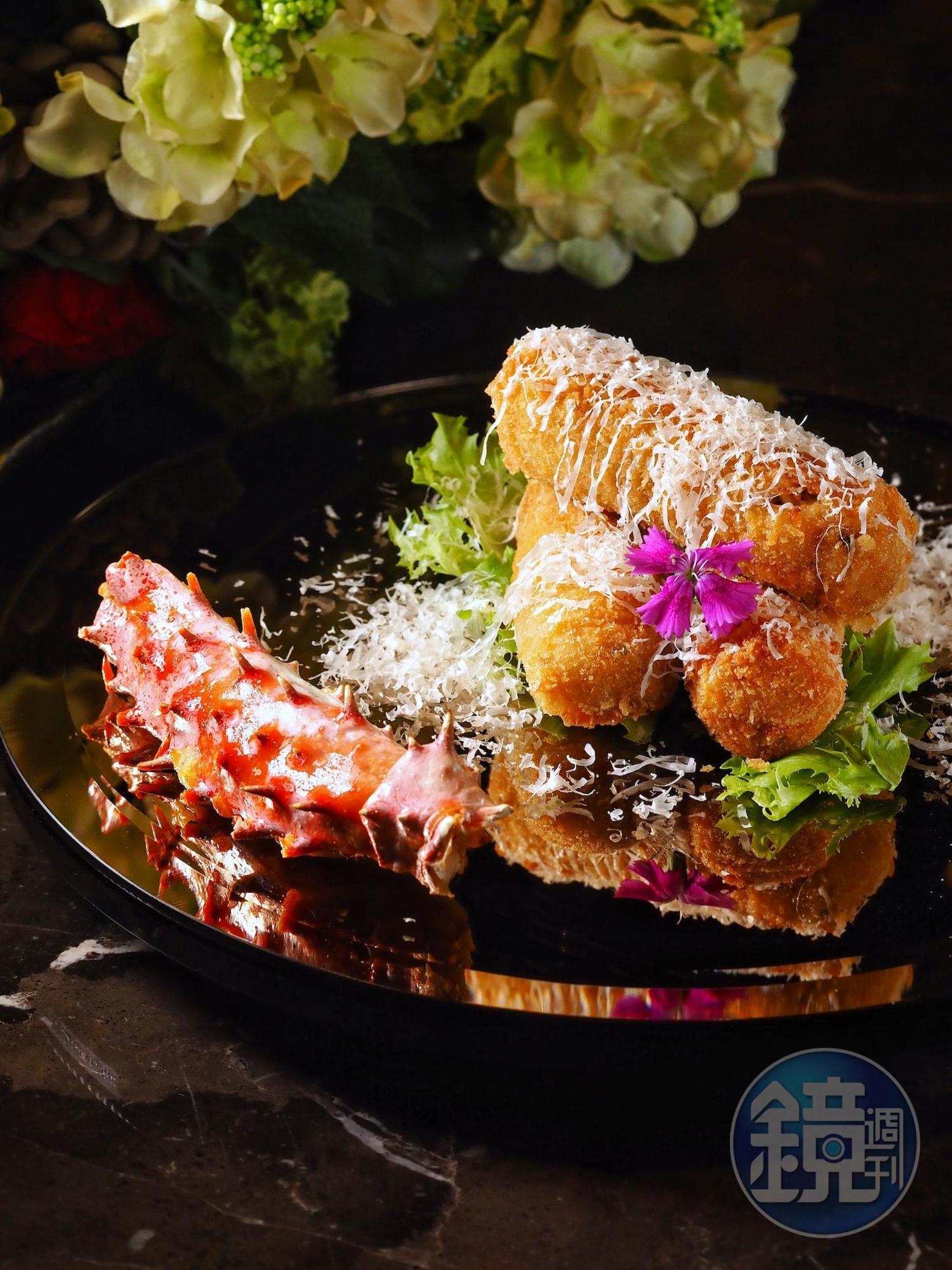 「芝士帝王蟹卷」裡頭是多汁鮮香的蘑菇帝王蟹餡，還附一根焗烤蟹腿。（588元／份）