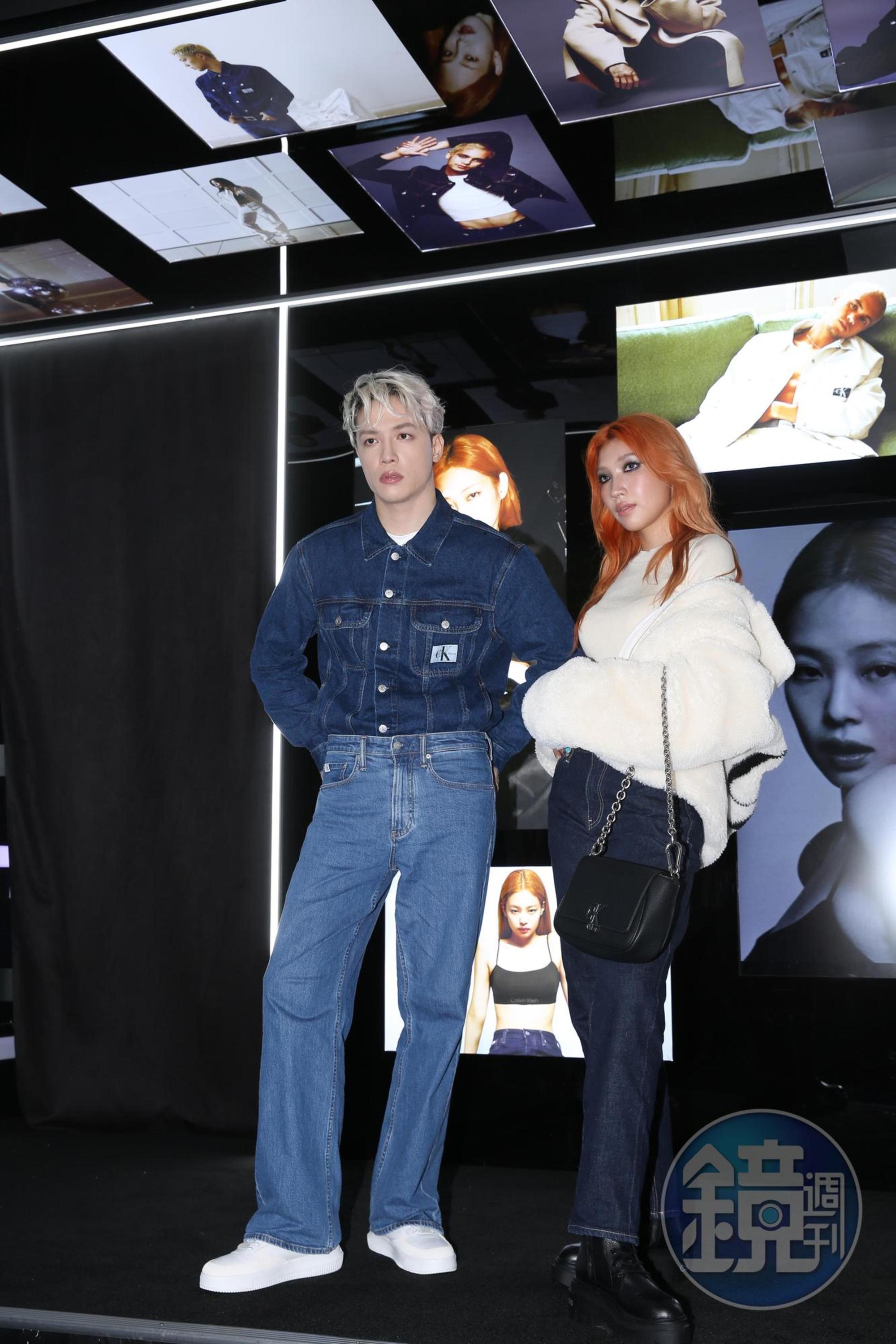 Karencici(右)、 J.Sheon(左)現身Calvin Klein丹寧快閃店的數位互動體驗區。