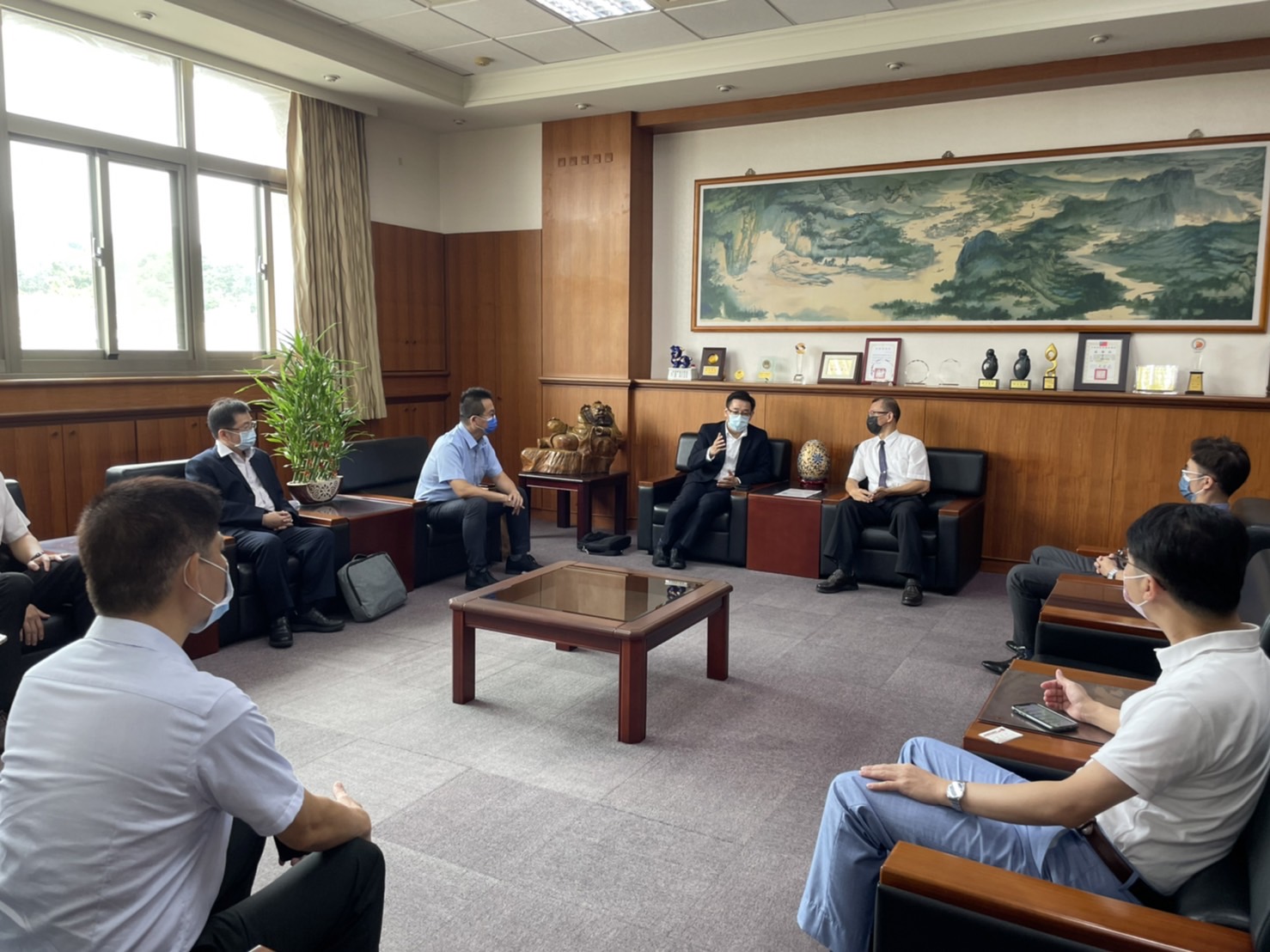 警政署通令全國各縣市警察局，每週由局長召開「選舉查賄制暴檢討會議」，針對查賄制暴工作進行檢討。（警政署提供）