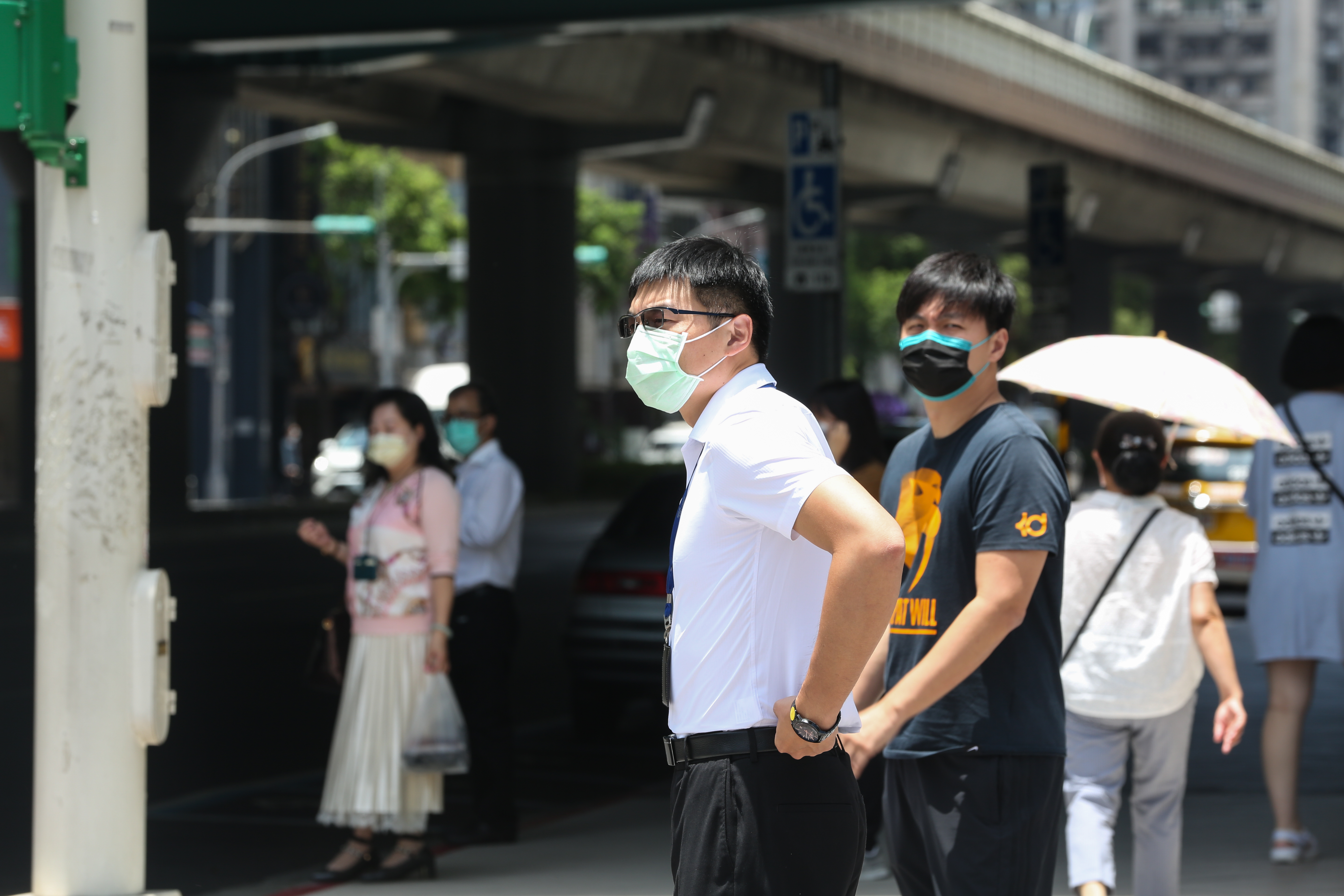 指揮中心說明，今日新增3萬2,068例本土案例、49例境外移入、57例病歿、133例中重症。（本刊資料照）