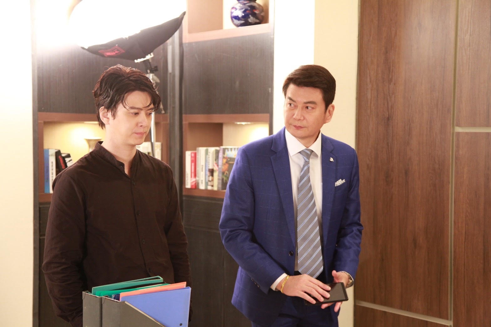 倪齊民和劉奕攜手上演王子復仇記。（民視提供）