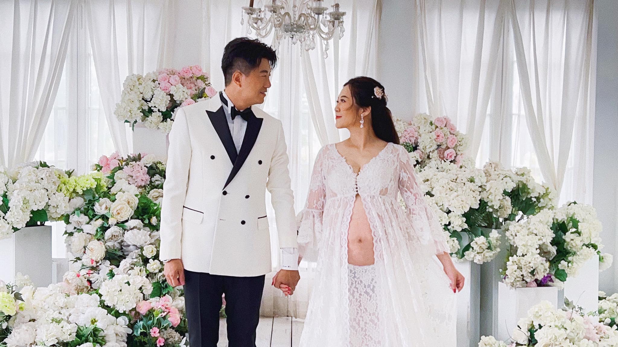 吳皓昇分享和老婆文汶拍孕婦寫真。（翻攝自吳皓昇臉書）