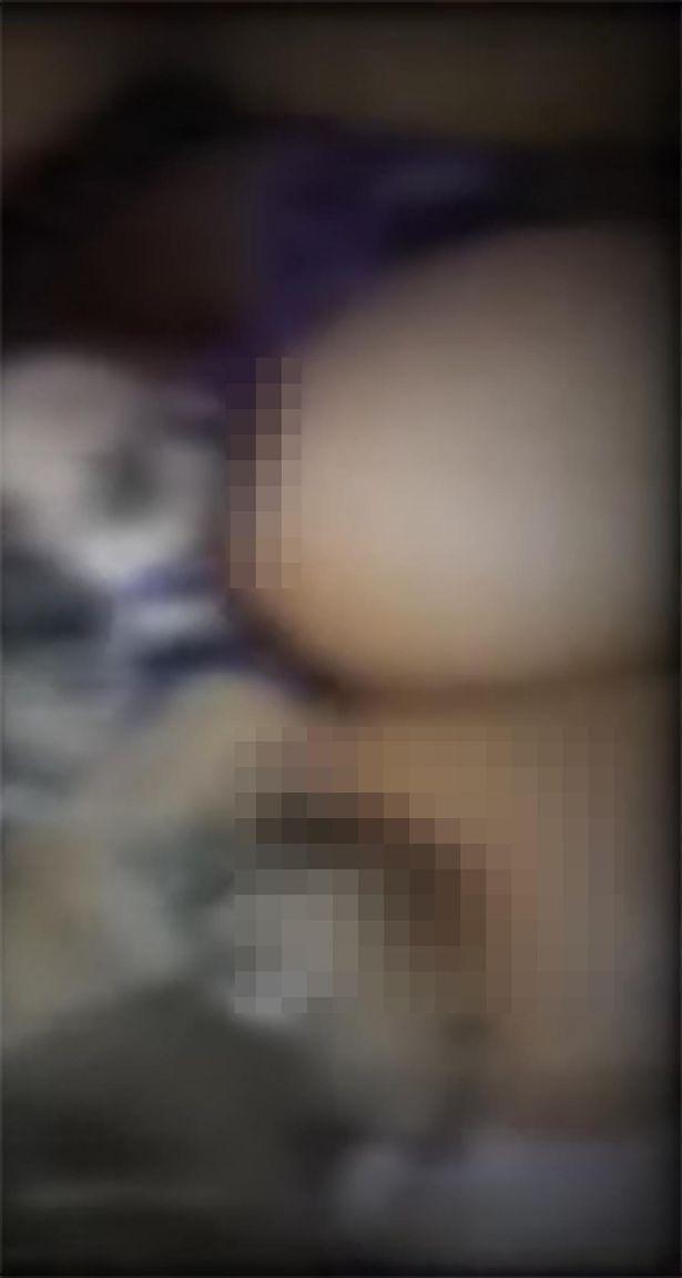 阿沃力出示人妻的悲慘遭遇。（翻自《每日星報》）