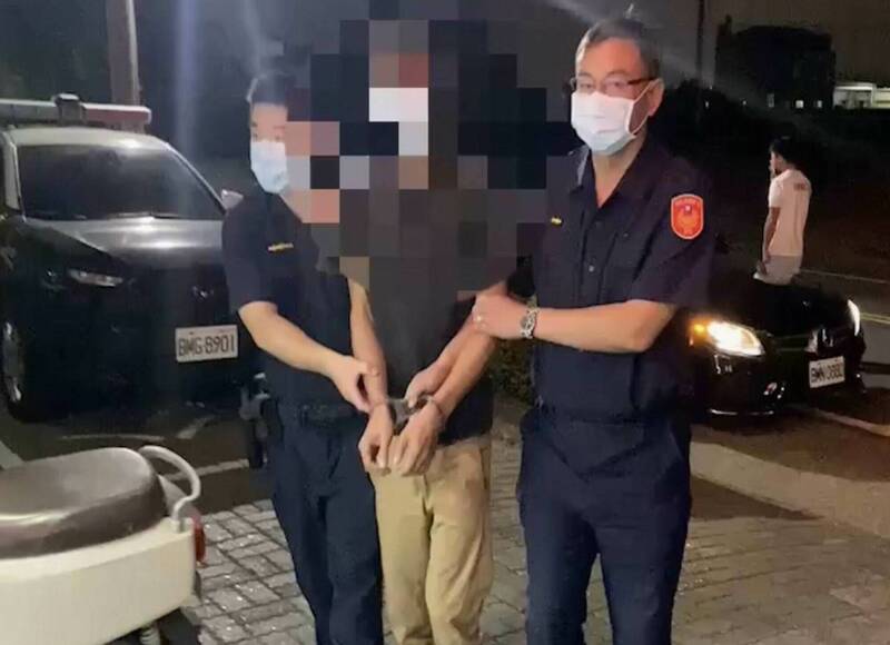 蘇男隨機攻擊路人與車輛還霸占超商吃霸王餐，被警方制伏移送法辦。（警方提供）