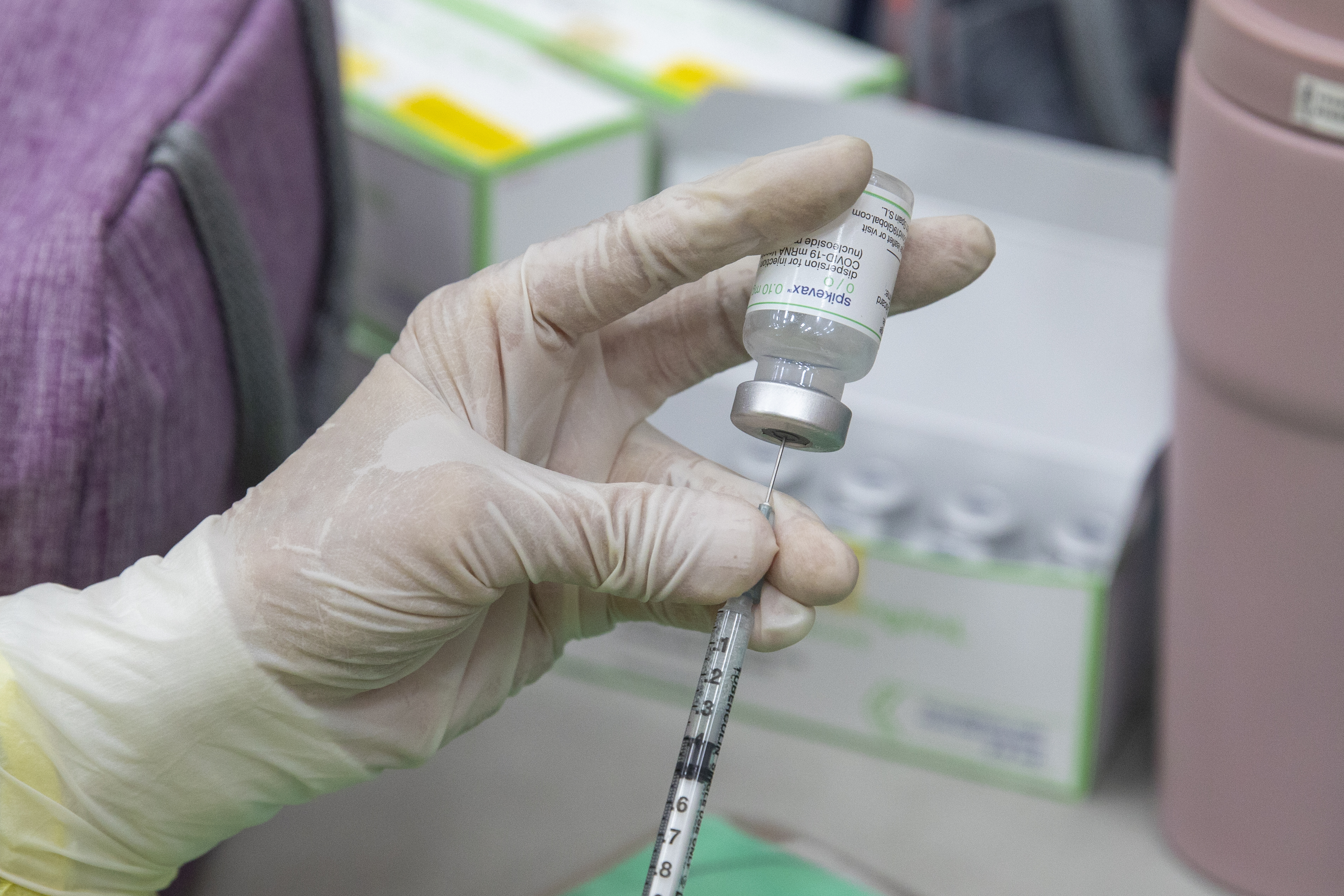 中央日前開放18-49歲民眾接種莫德納次世代雙價疫苗追加劑，北市今上午9時起也開放最新一波疫苗預約。