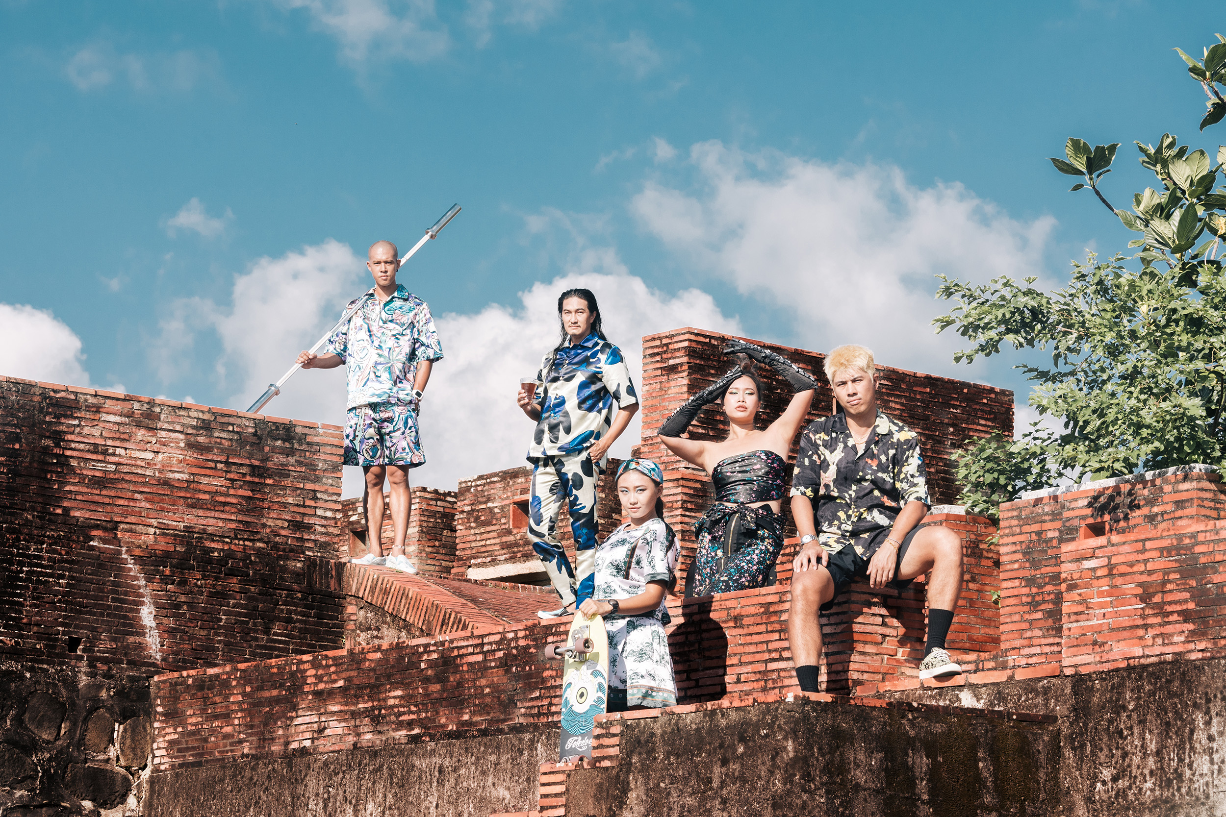 2022半島歌謠祭將於10月12日至16日在恆春登場，今年其中一場重頭戲演出，是由時尚設計師Daniel Wong規劃的古城時裝秀「島嶼狂想曲」。（屏東縣政府提供）