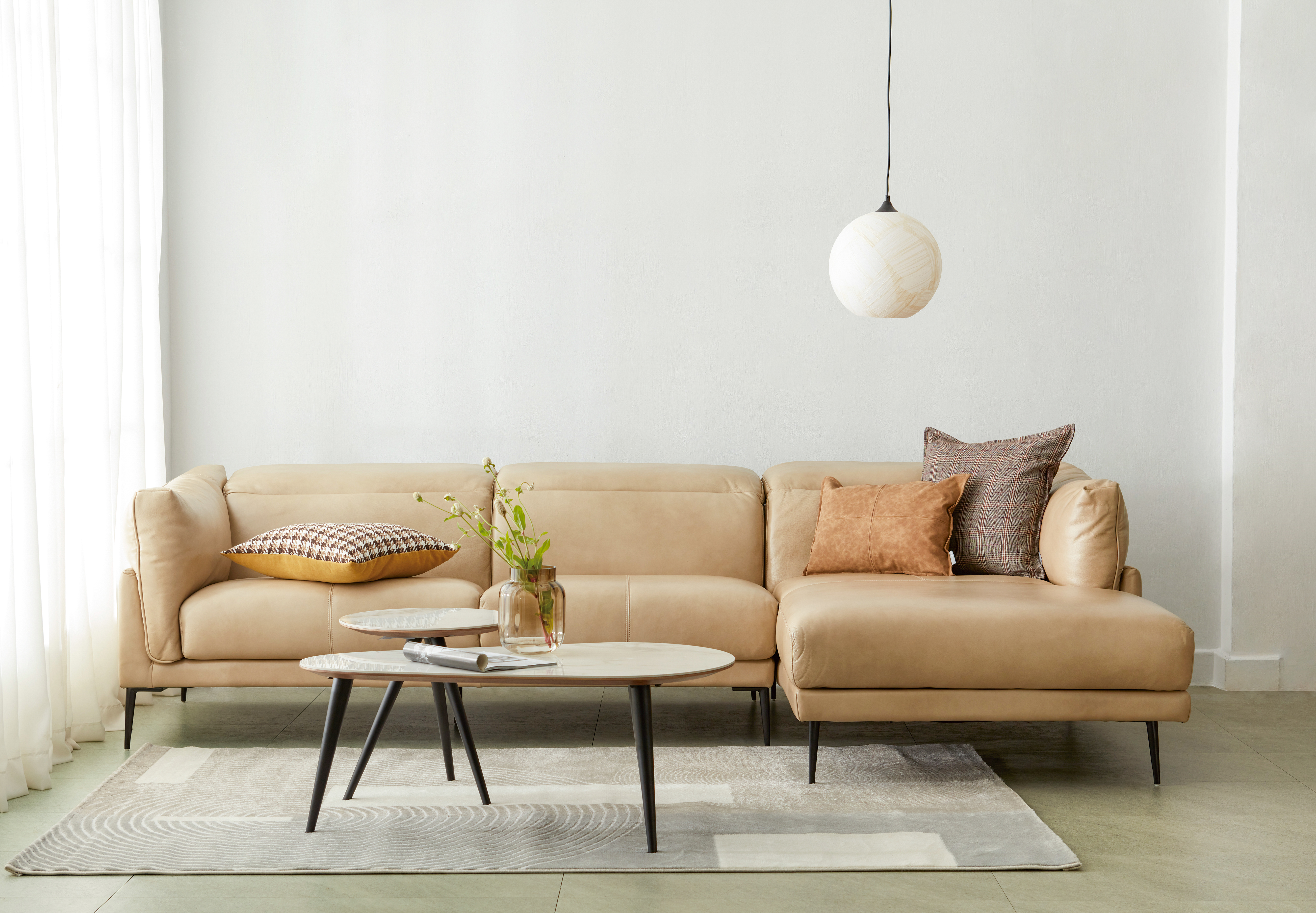 風靡近百年La-Z-Boy推新品！《六人行》主角、美國白宮都搶買的雲朵級體驗 HOLA秋冬家具滿額最高折12,000元，再享12期0利率