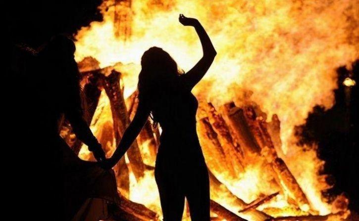 不是印度卻很恐怖!女遭3惡徒集體性侵後活活燒死,疑遇仇女份子慘亡。(示意圖,翻自indiatimes.com)