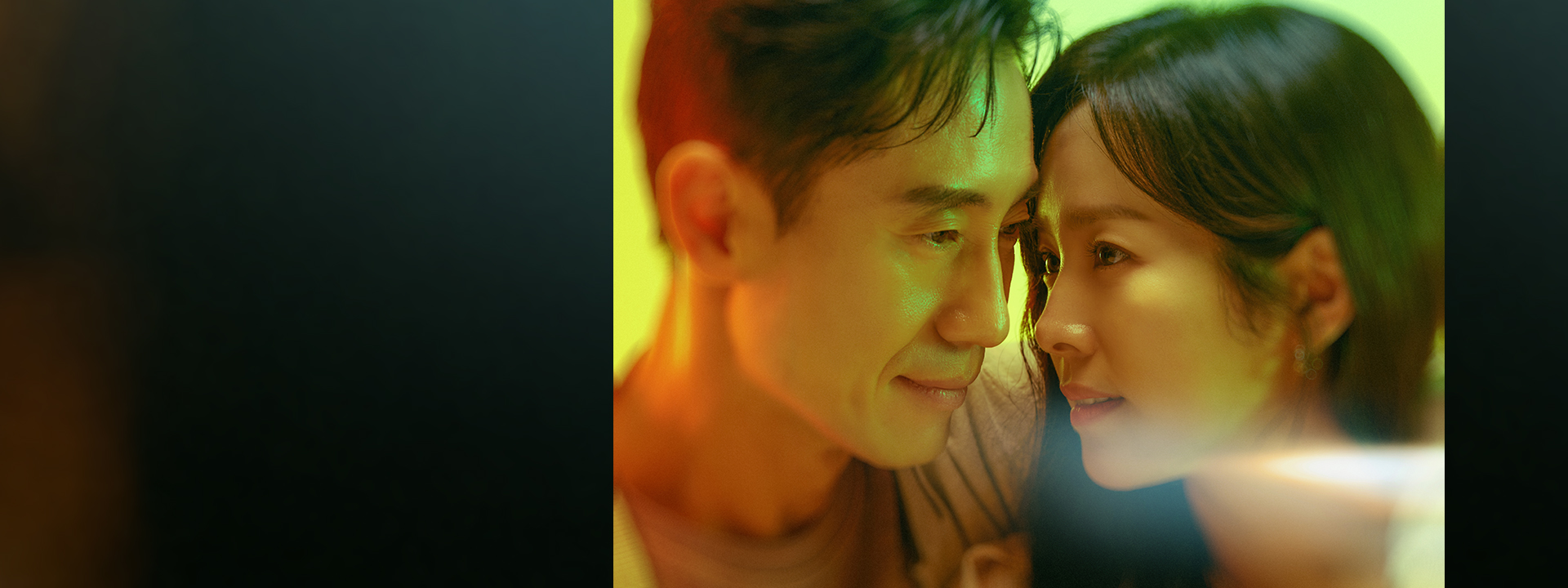 申河均自爆拍攝海報時,還不曉得《Yonder》是愛情故事,和韓志旼臉貼超近差點笑出來。(friDay影音提供)