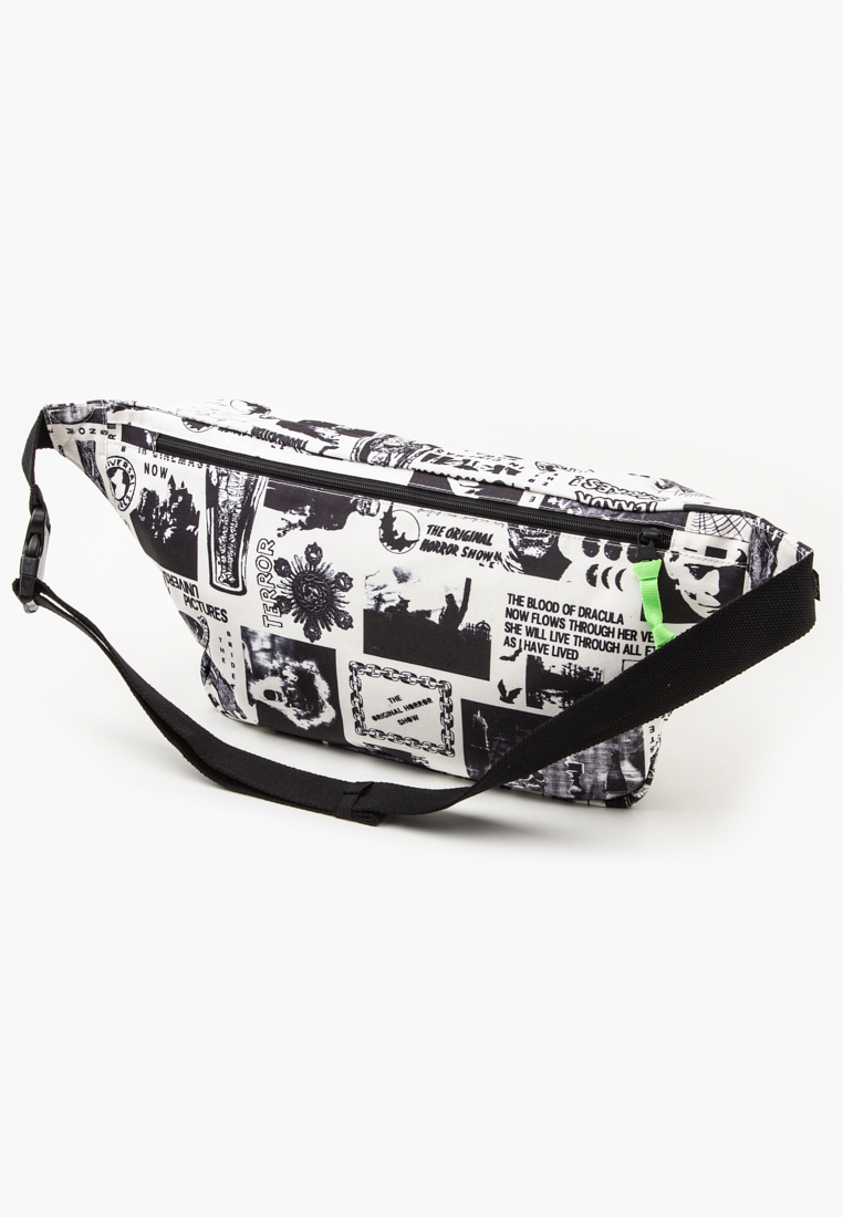 Universal Monsters x Levi's斜肩包，NT$1,890。（Levi's提供）