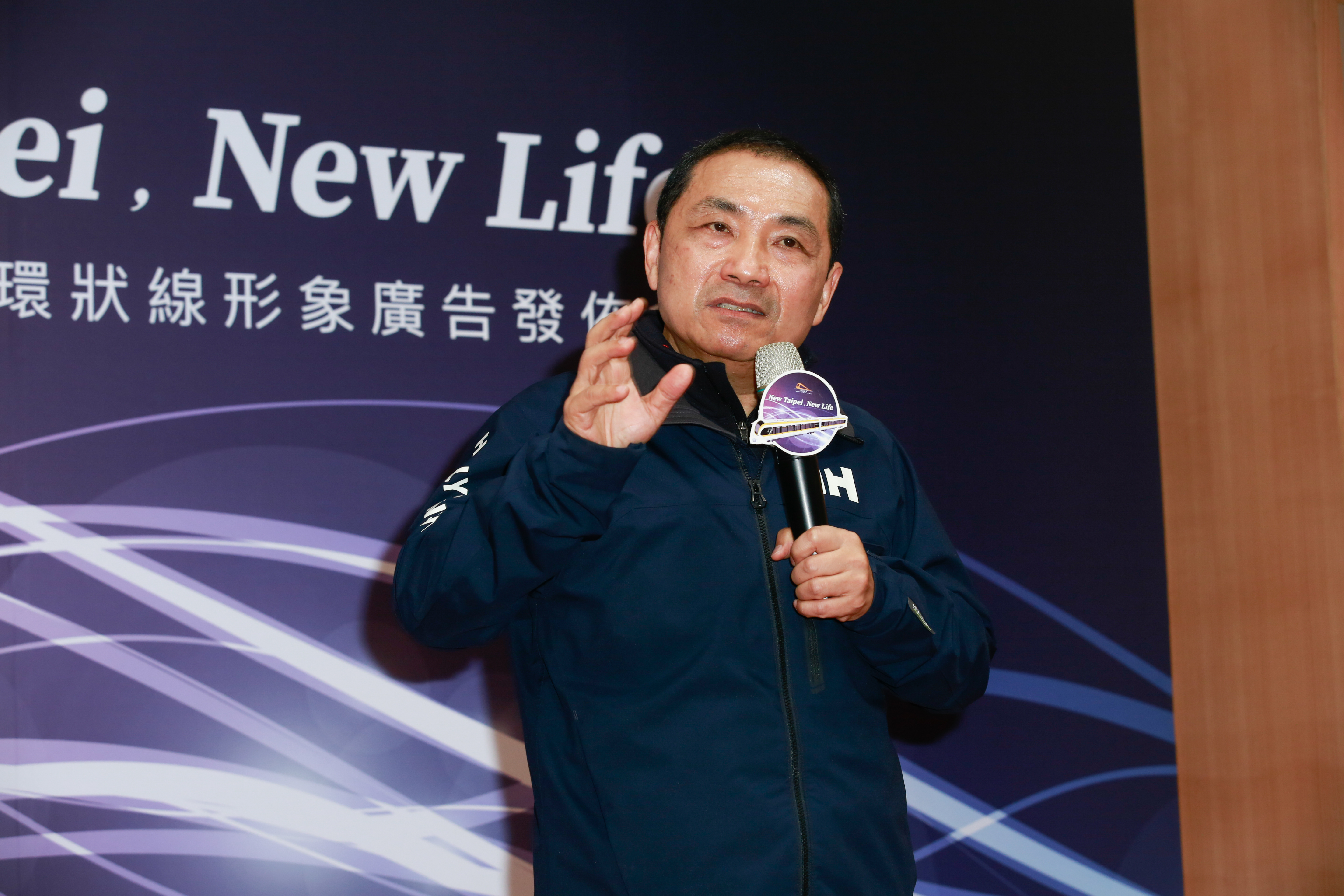 新北市捷運工程局用新聞稿反擊林佳龍，遭批是市長侯友宜（圖）的「競選辦公室」。（本刊資料照）