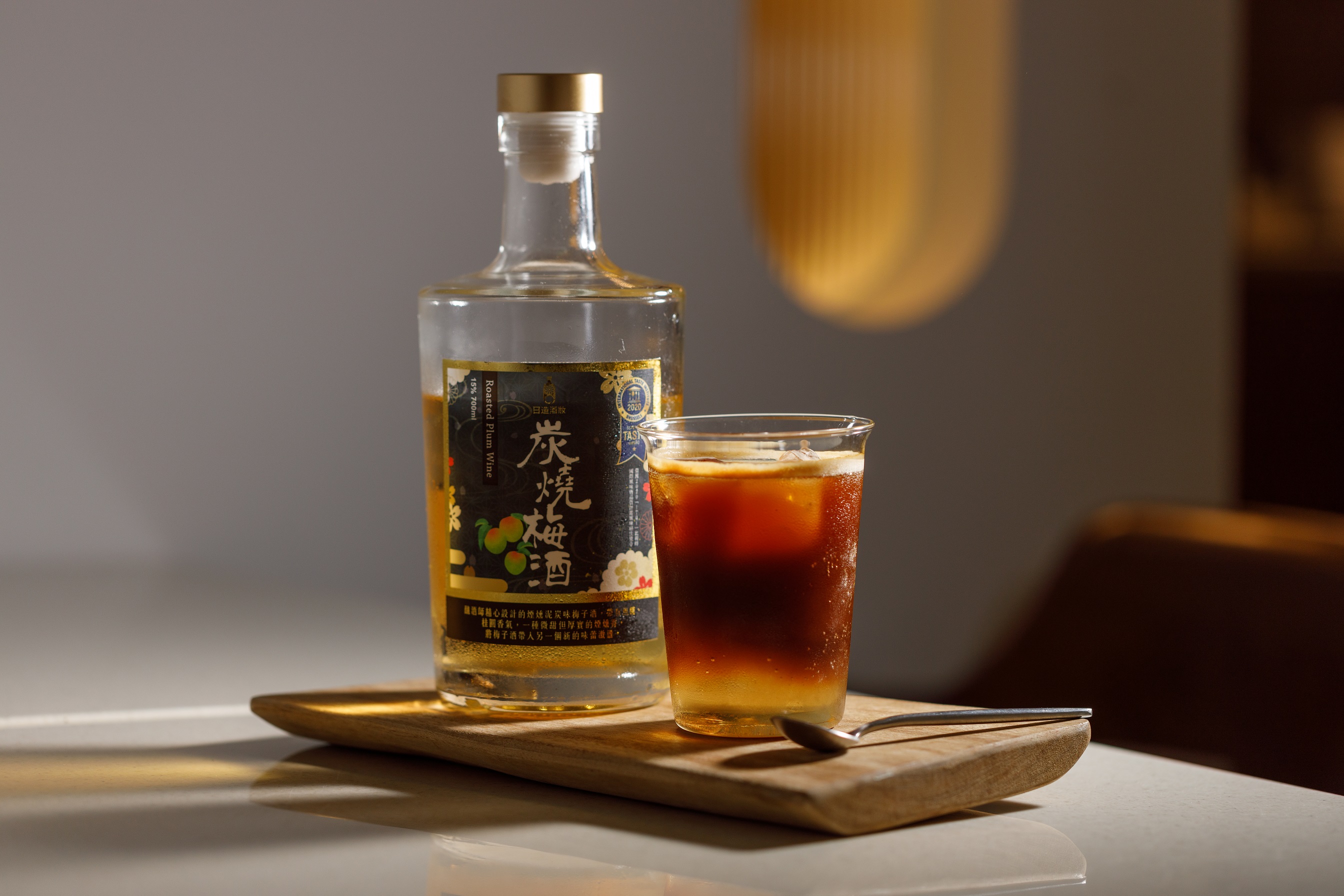 「梅酒美式」帶碳酸感的果酸香氣與咖啡的烤焙味相輔相成。（180元／杯）