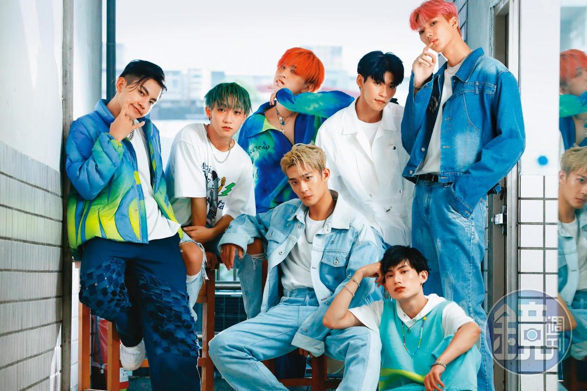 小孩（左2）透過理樸法律事務所發表退團聲明，同時也硬起來向誣陷他之人提告。