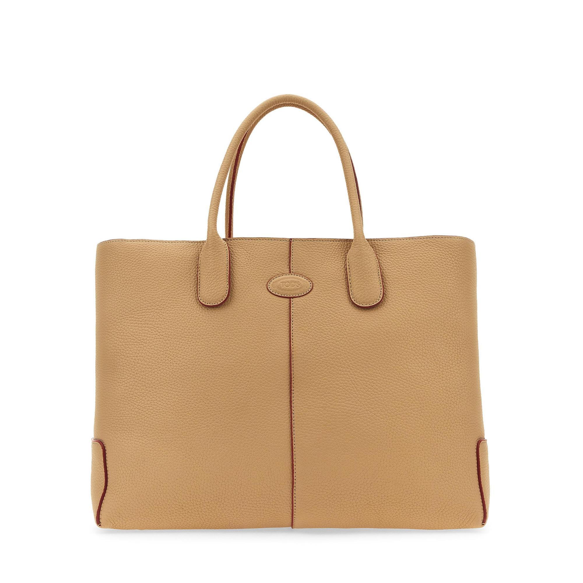 粉裸色小型Di Bag。NT$87,700（迪生提供）