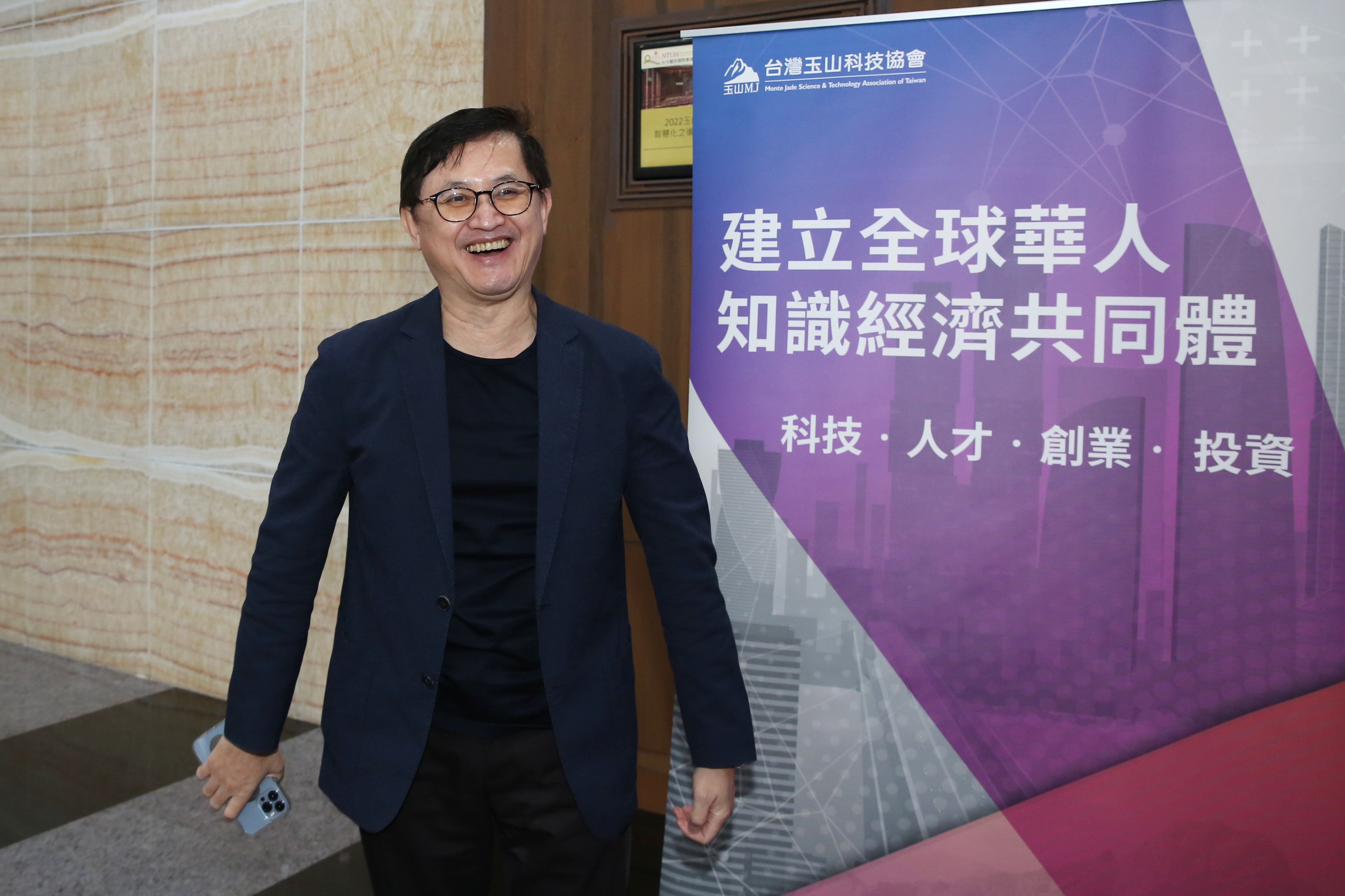 上週美國進一步擴大對中國科技業的管制禁令，童子賢預言接下來美國還會有進一步的動作。