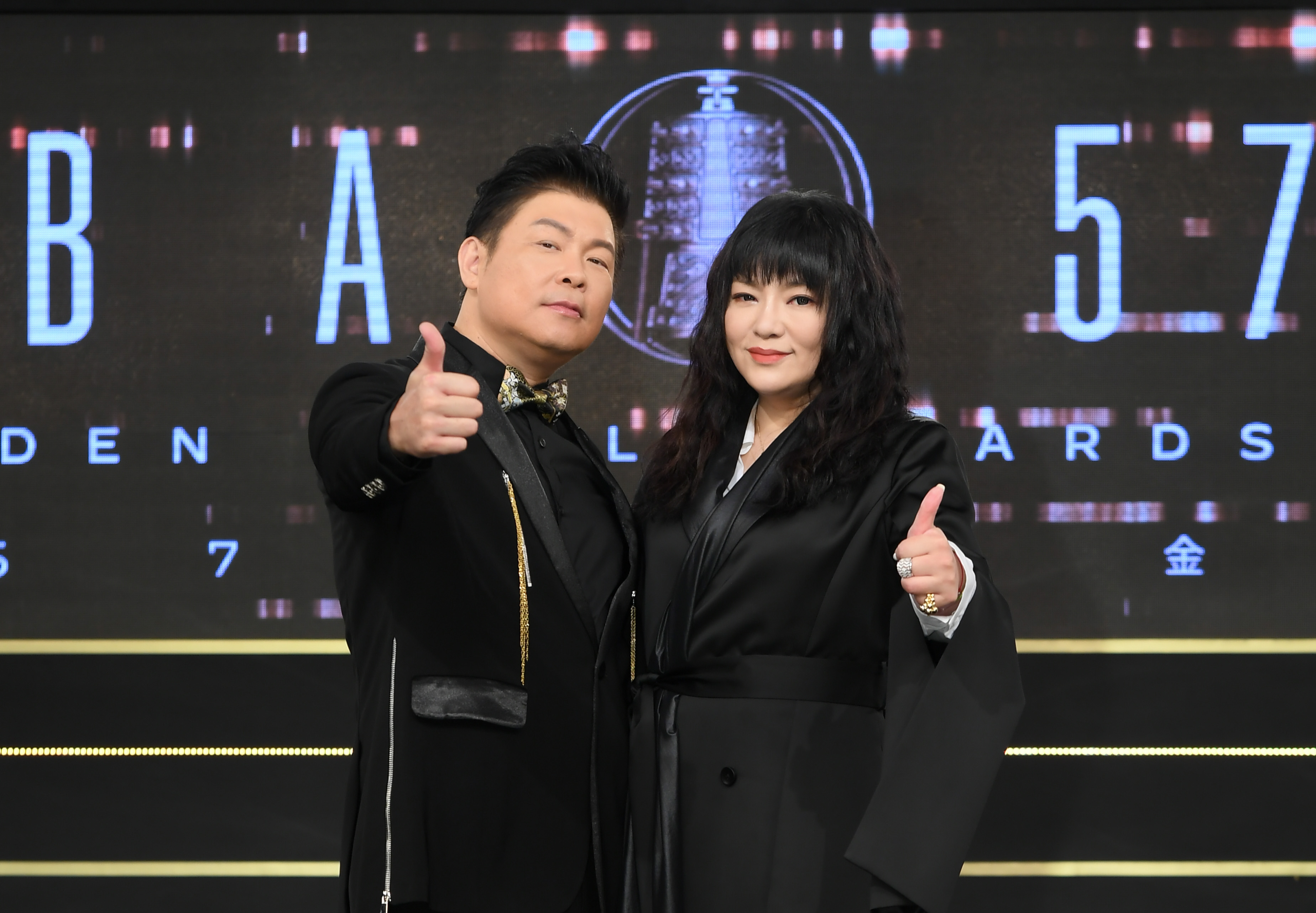 曾國城（左）、唐綺陽搭檔主持金鐘「節目類」頒獎，將在開場表演Rap。（三立提供）