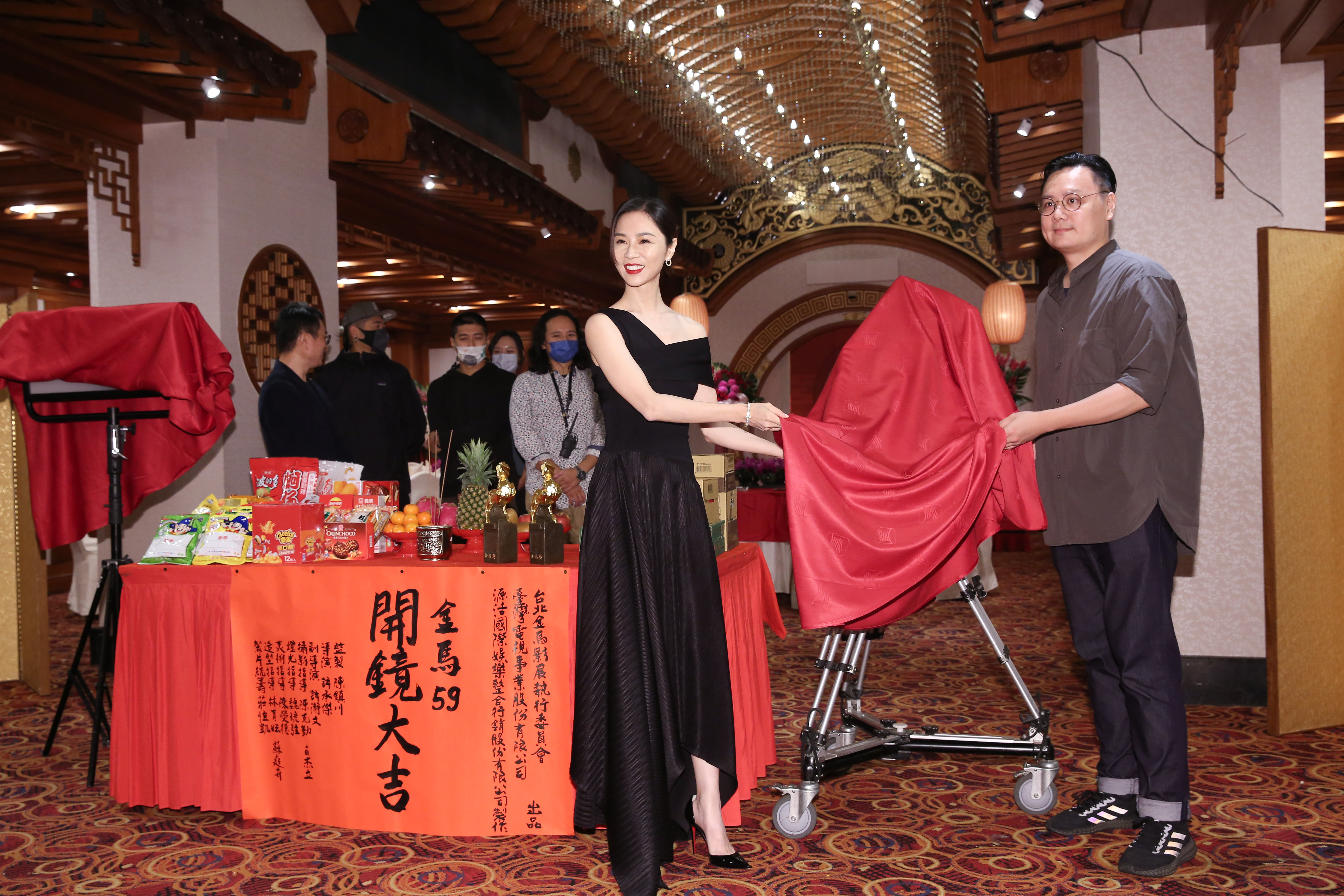 《孤味》導演許承傑與謝盈萱再度合作,攜手拍攝頒獎典禮開場影片。