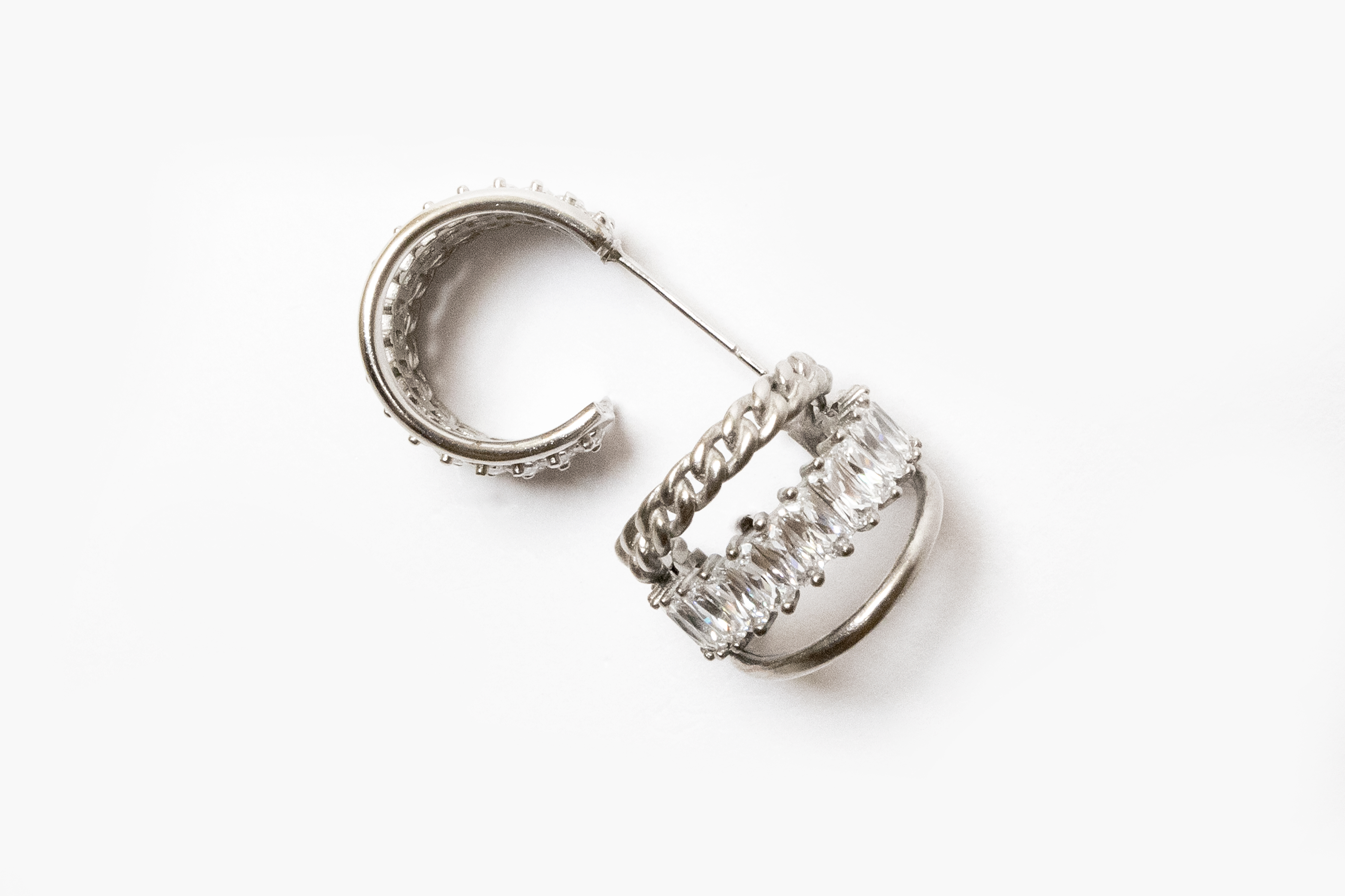AllSaints x E.So聯名Venus系列耳環耳針，NT$6,600。（AllSaints提供）