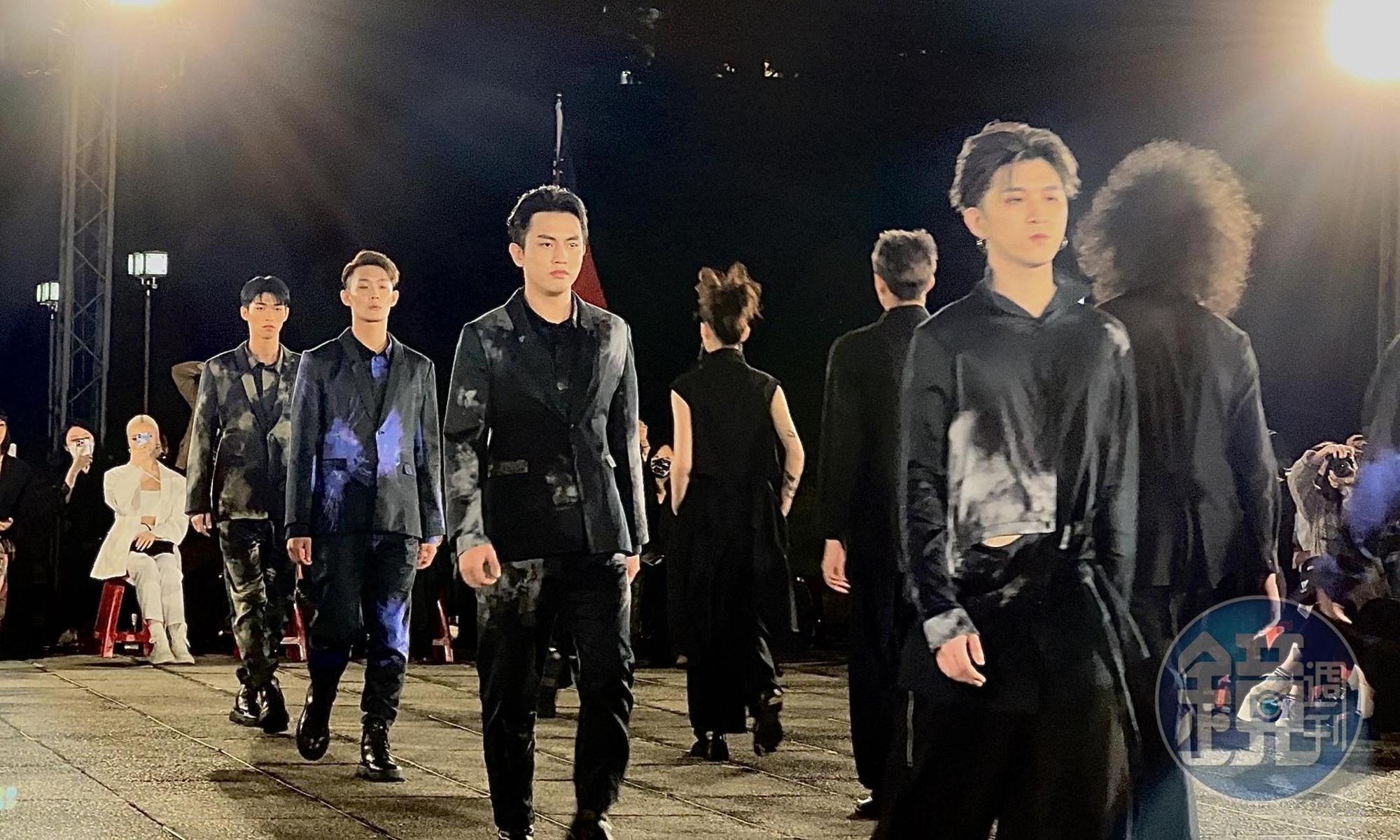 小孩退團，《原子少年》天王星5缺1新組合首場活動，吳昱廷、高有翔、高胥崴、蔡承祐（右至左依序）臉色鐵青，似乎心情五味雜陳。
