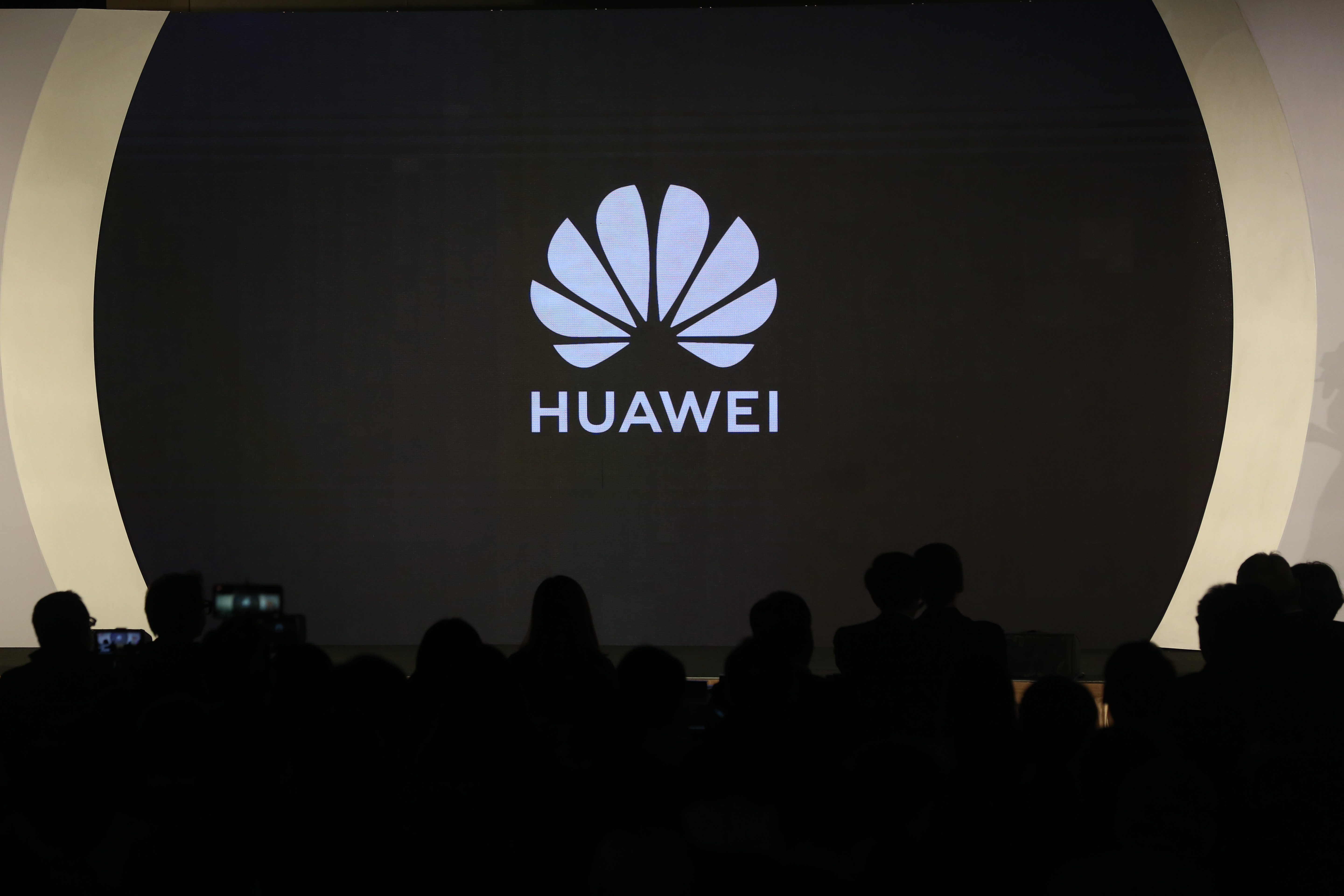 英國政府近日正式公告，要在2027年前將中國的華為全面撤出5G網路。（本刊資料照）