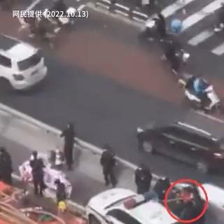 相信這名「彭載舟」的男子被警方逮捕。（翻自推特）