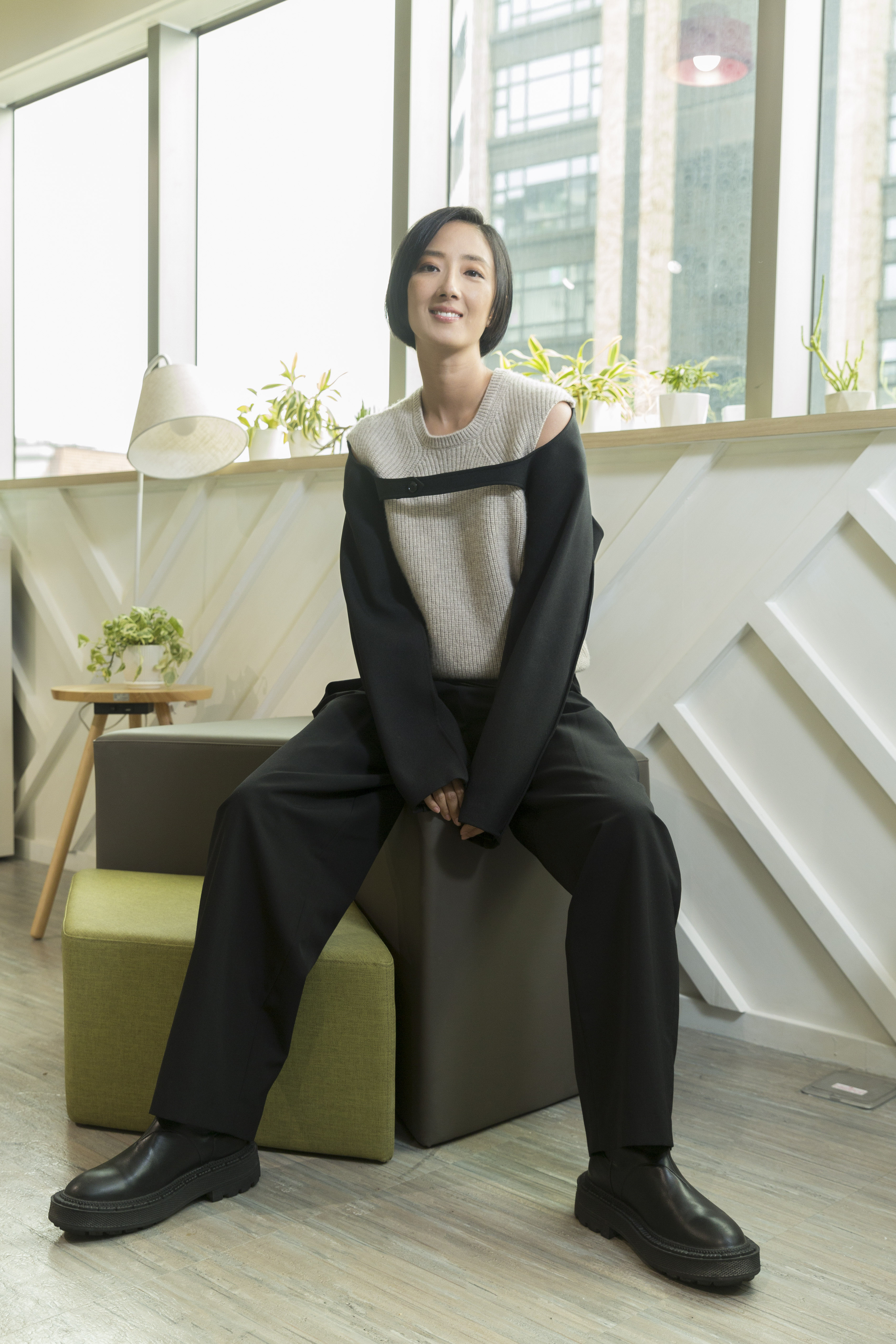 演藝圈誘惑百百種,繁華塵埃似距她很遠,桂綸鎂的獨特始終如一。