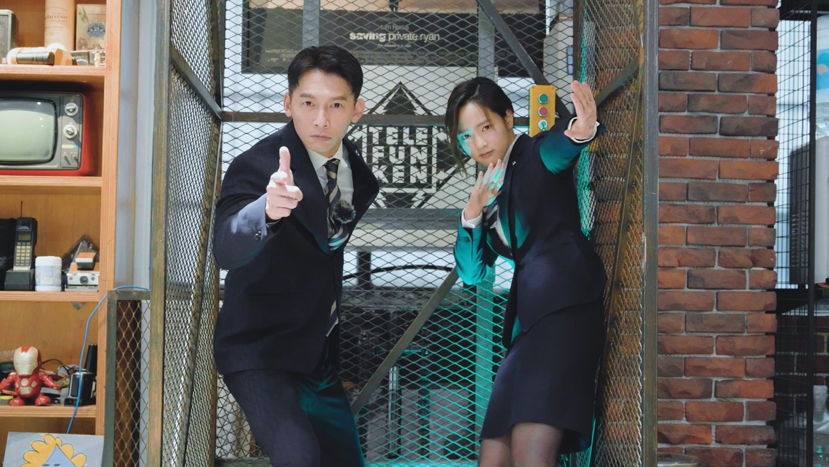 金鐘視帝温昇豪、北影影后王淨，化身王牌銷售員聯手拍攝自製節目《今天來個 VOLVO GO》。（國際富豪汽車提供）