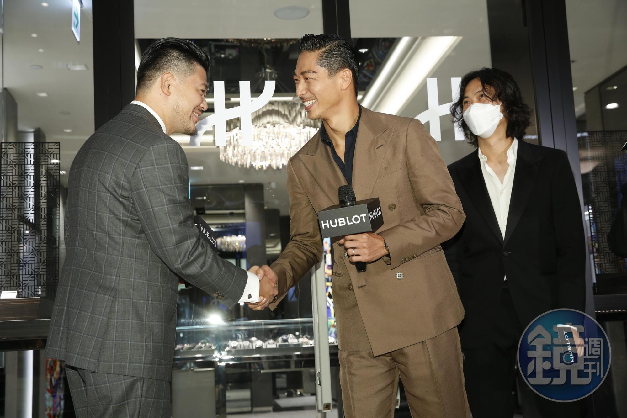 Hublot品牌總監奚瑋稱讚Akira追求第一,「把台灣第一(名模)也娶回家了!」