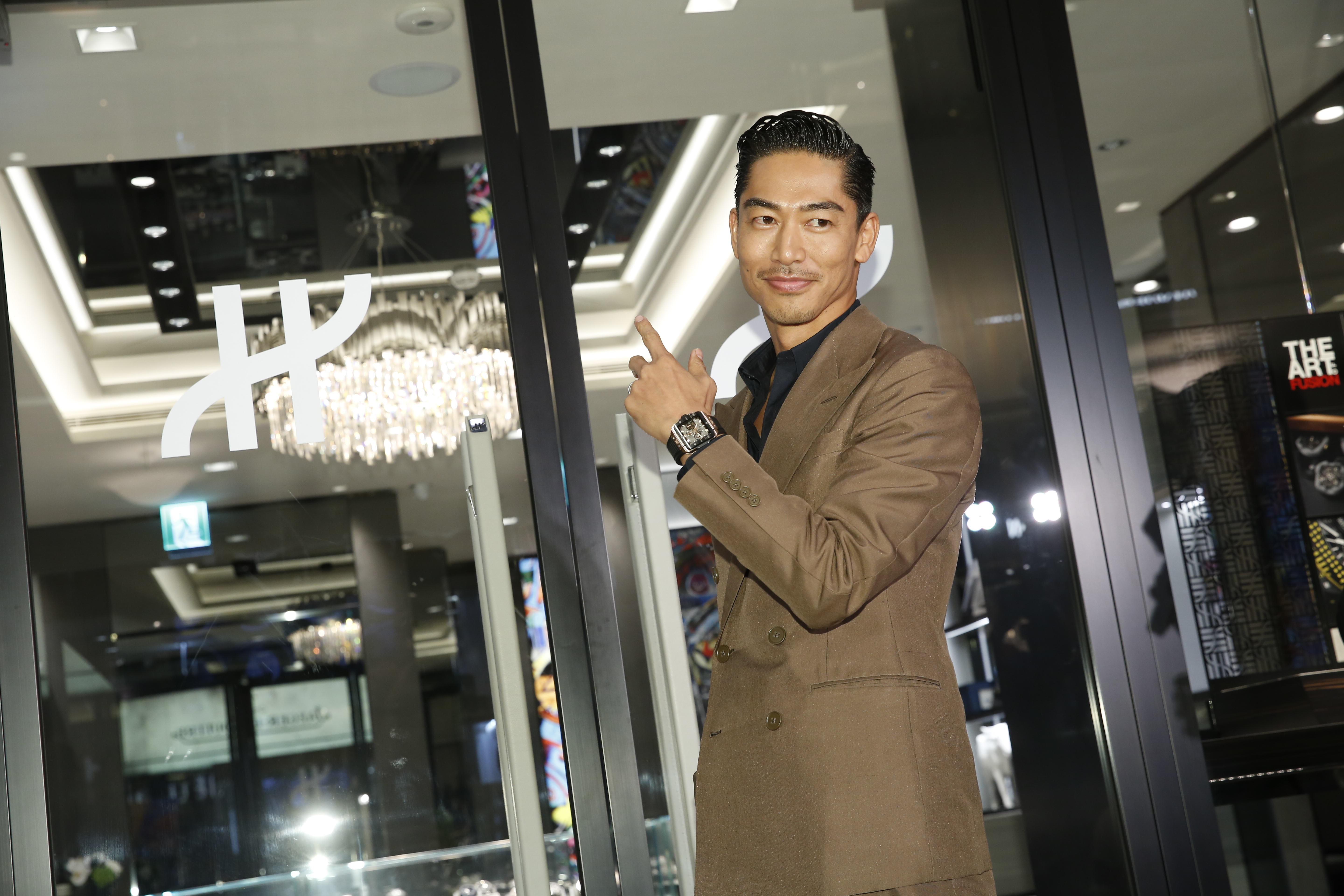 Akira今出席HUBLOTSquare Bang Unique系列上市記者會。