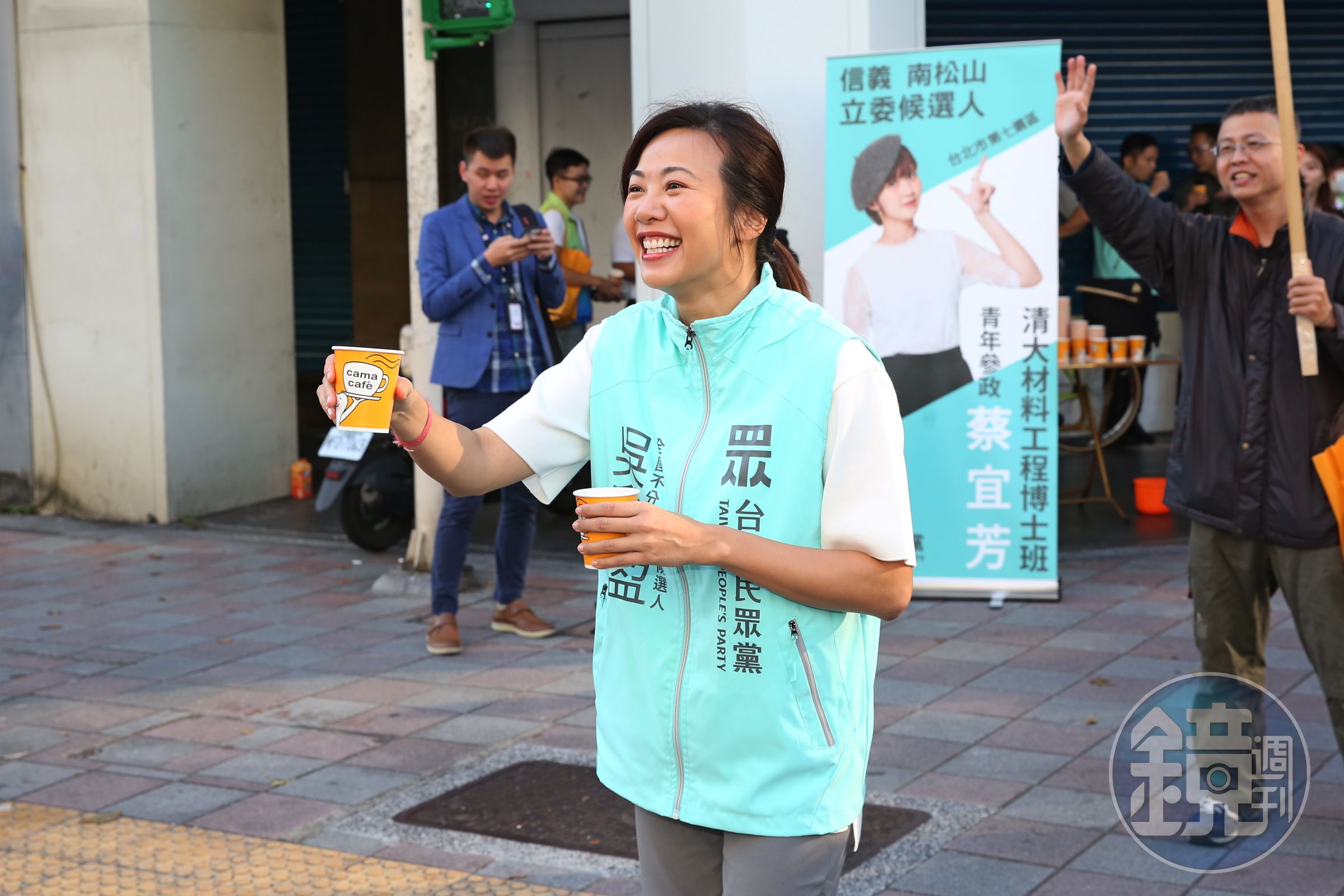 吳欣盈雖名列不分區第7名，仍以自身知名度為優勢，為民眾黨區域立委候選人站台拉票。（本刊資料照）